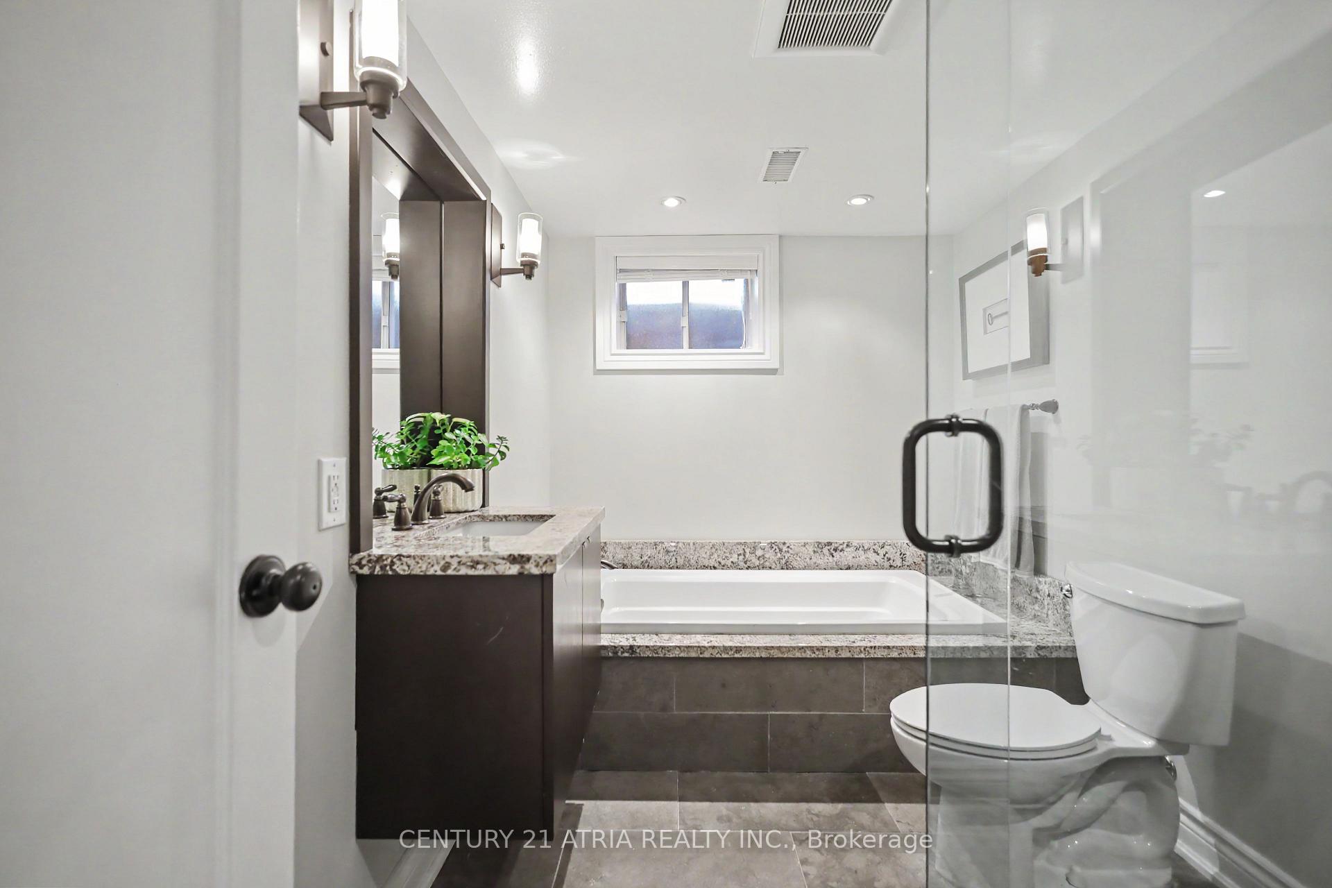 Photo 31 of 62 Lynngrove Avenue, Etobicoke, Kingsway South — HOMEH