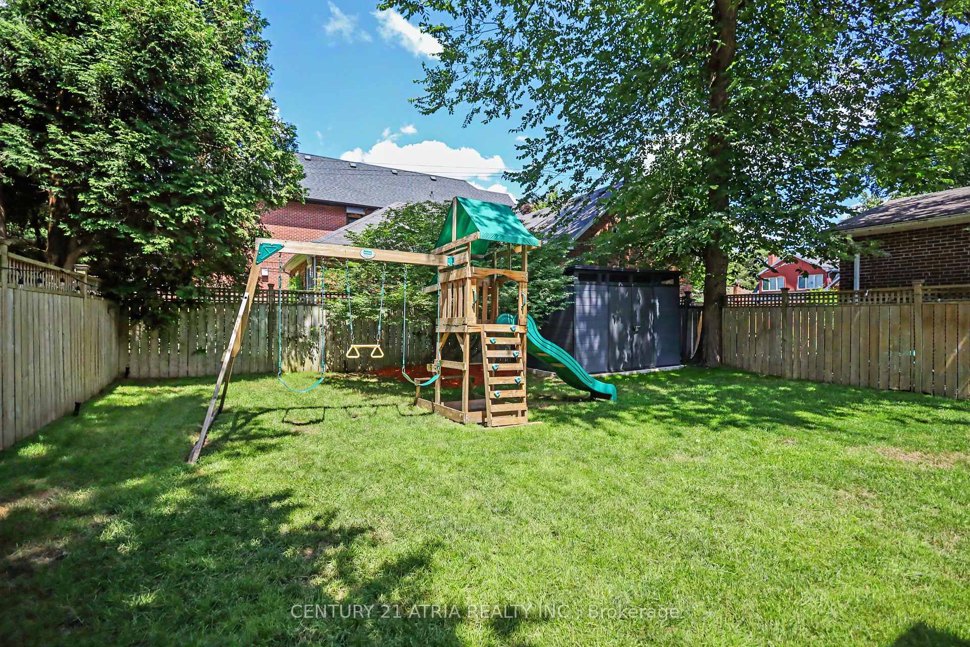 Photo 38 of 62 Lynngrove Avenue, Etobicoke, Kingsway South — HOMEH