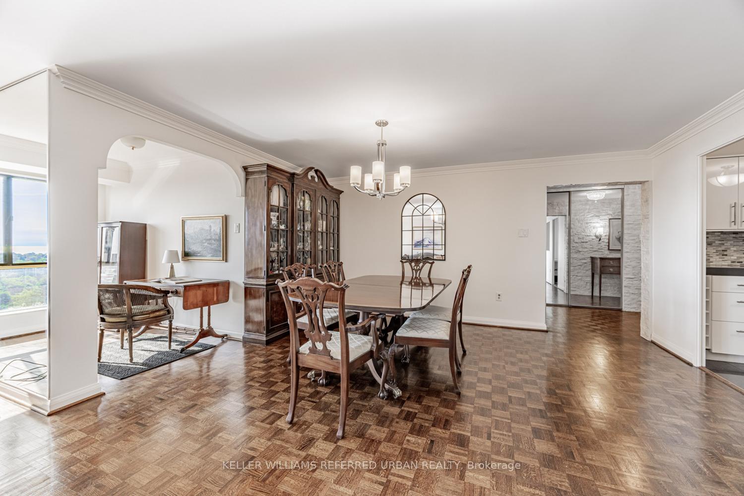 Photo 6 of Unit 1409, 1400 Dixie Road, Mississauga, Lakeview — HOMEH
