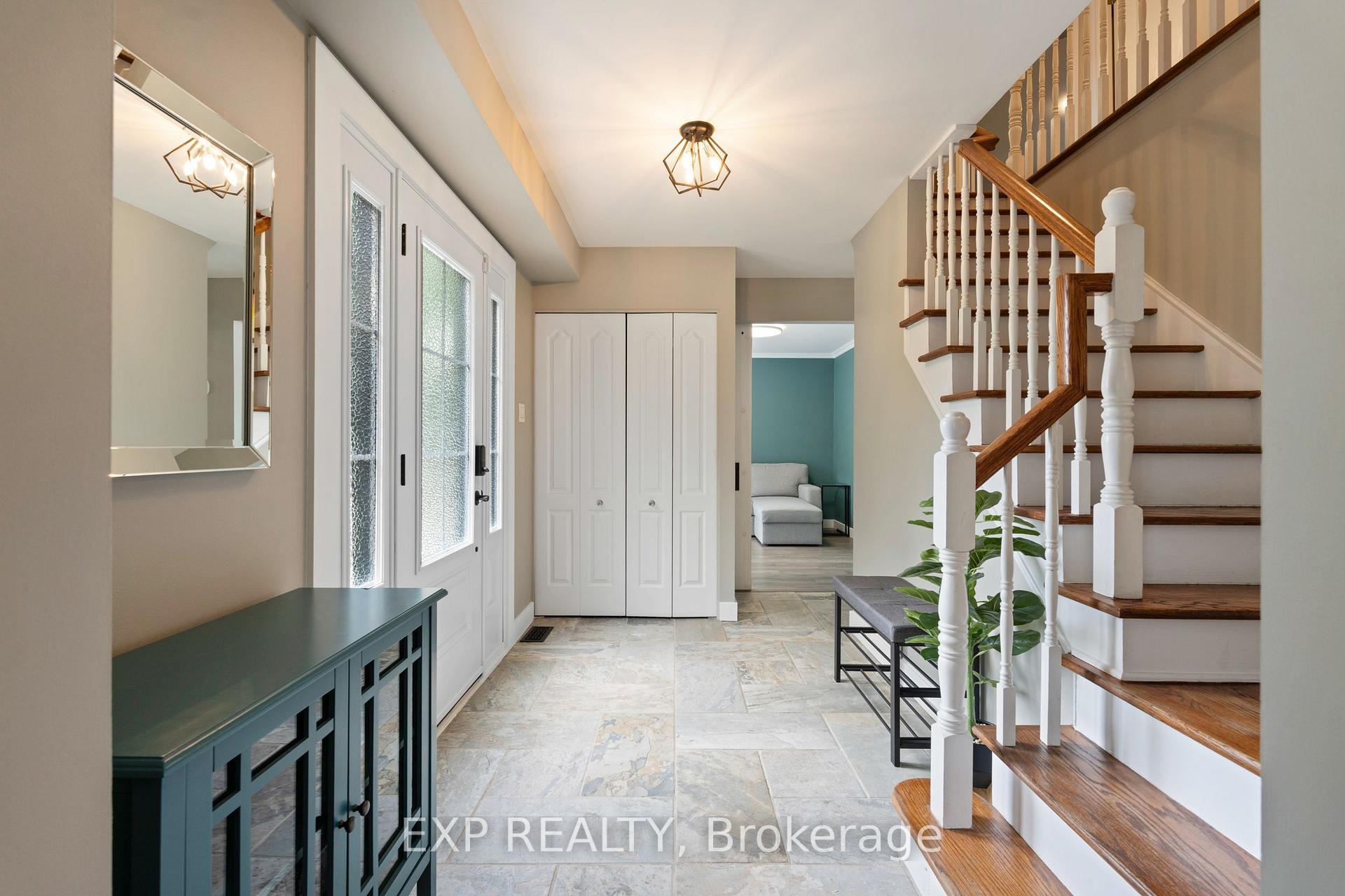 Photo 5 of 11 Roberta Crescent, Ottawa, Barrhaven - Pheasant Run — HOMEH