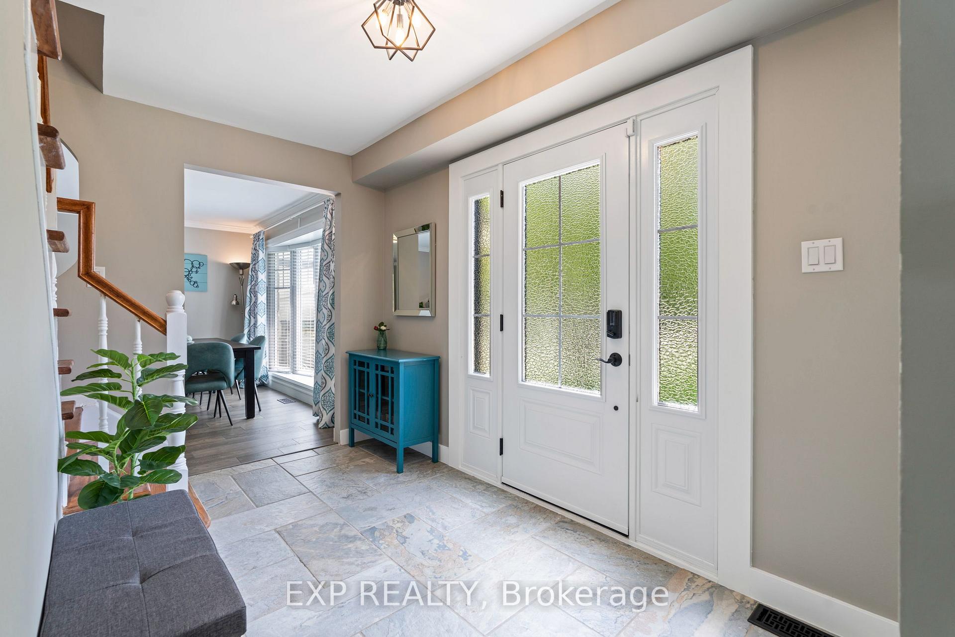 Photo 6 of 11 Roberta Crescent, Ottawa, Barrhaven - Pheasant Run — HOMEH