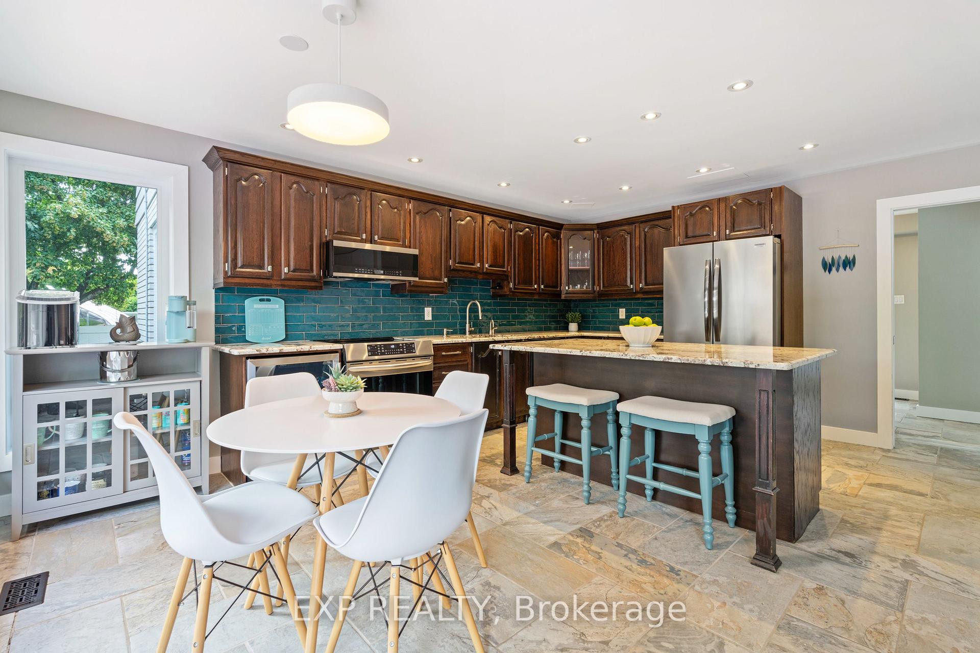 Photo 14 of 11 Roberta Crescent, Ottawa, Barrhaven - Pheasant Run — HOMEH
