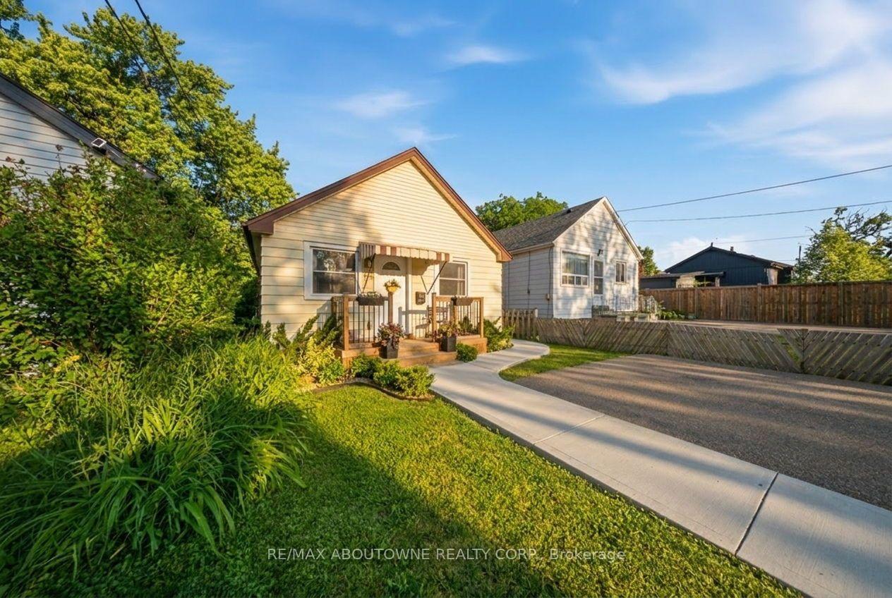 Photo 3 of 435 Waverly Street, Hamilton, McQuesten — HOMEH