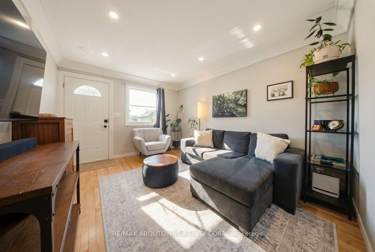 Photo 6 of 435 Waverly Street, Hamilton, McQuesten — HOMEH