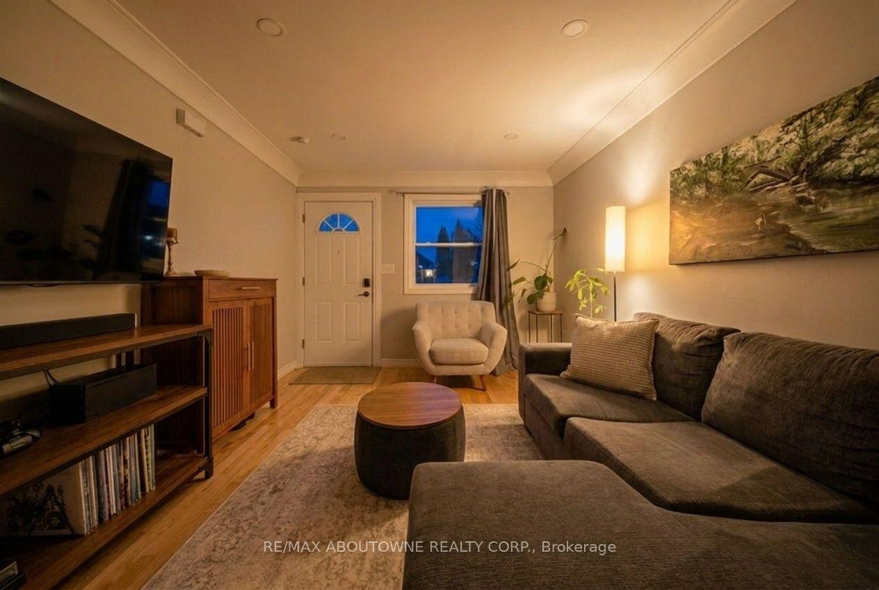 Photo 7 of 435 Waverly Street, Hamilton, McQuesten — HOMEH