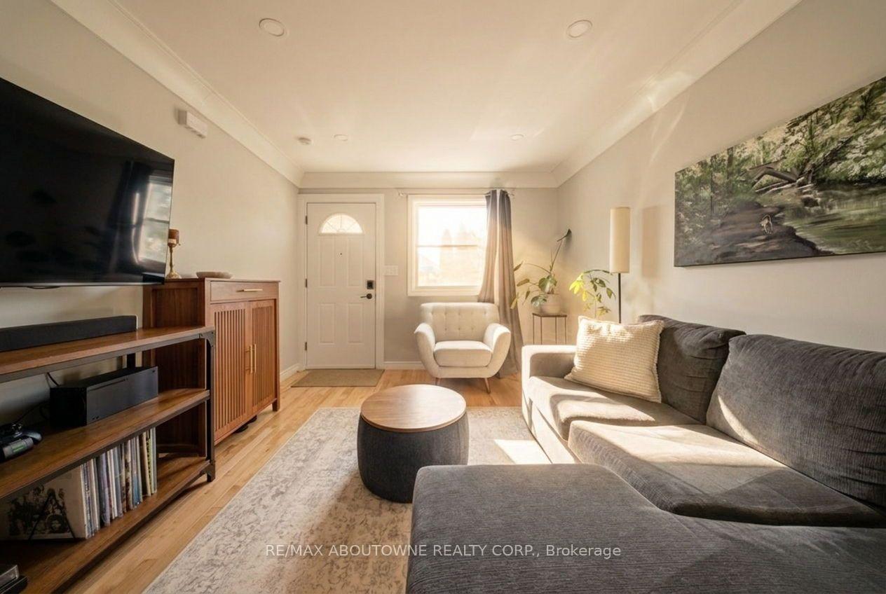 Photo 8 of 435 Waverly Street, Hamilton, McQuesten — HOMEH