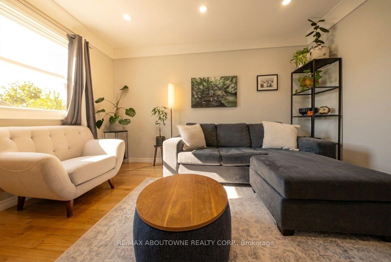 Photo 12 of 435 Waverly Street, Hamilton, McQuesten — HOMEH
