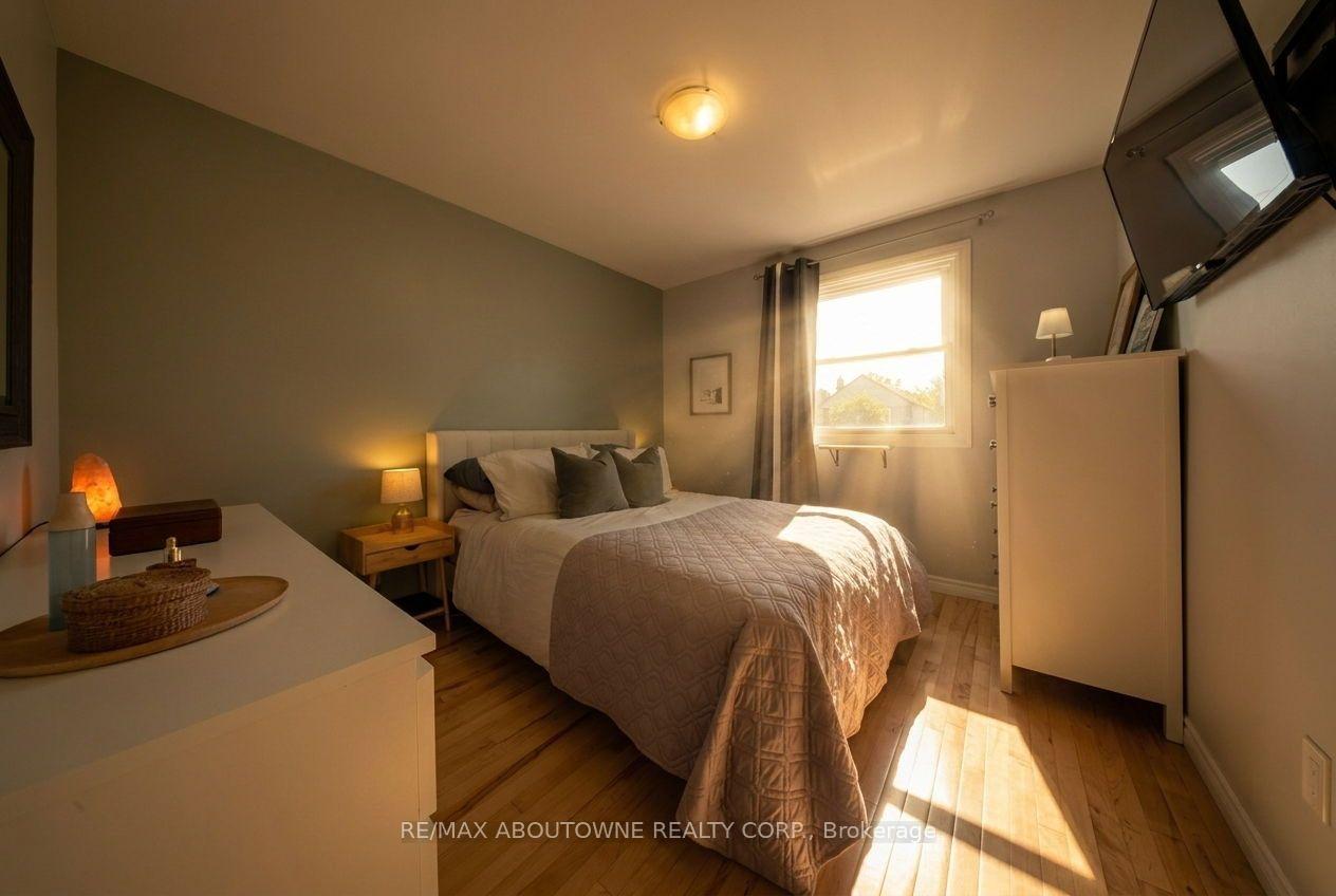 Photo 17 of 435 Waverly Street, Hamilton, McQuesten — HOMEH