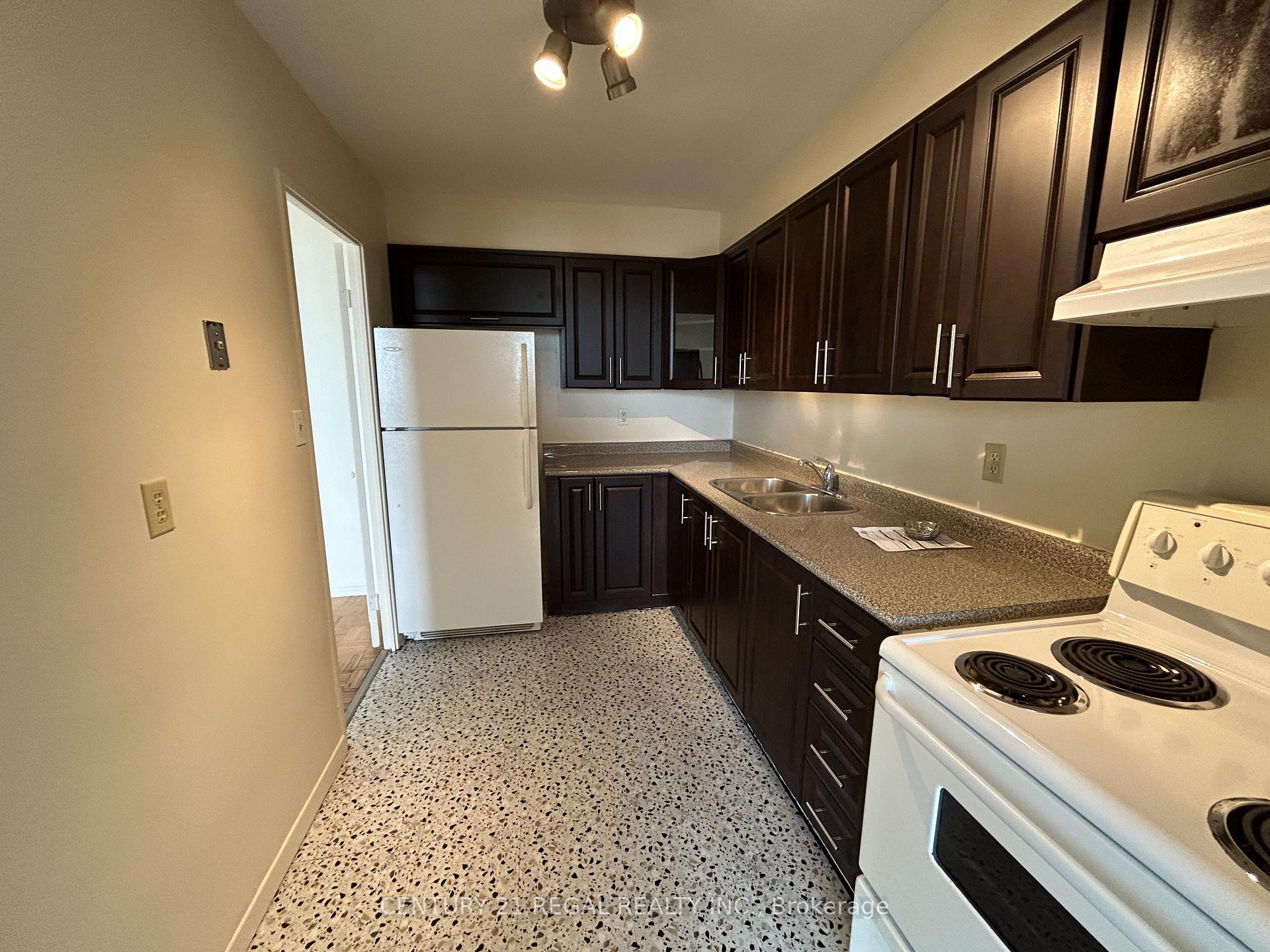 Photo 2 of Unit 2908, 5 Massey Square, Toronto, Crescent Town — HOMEH