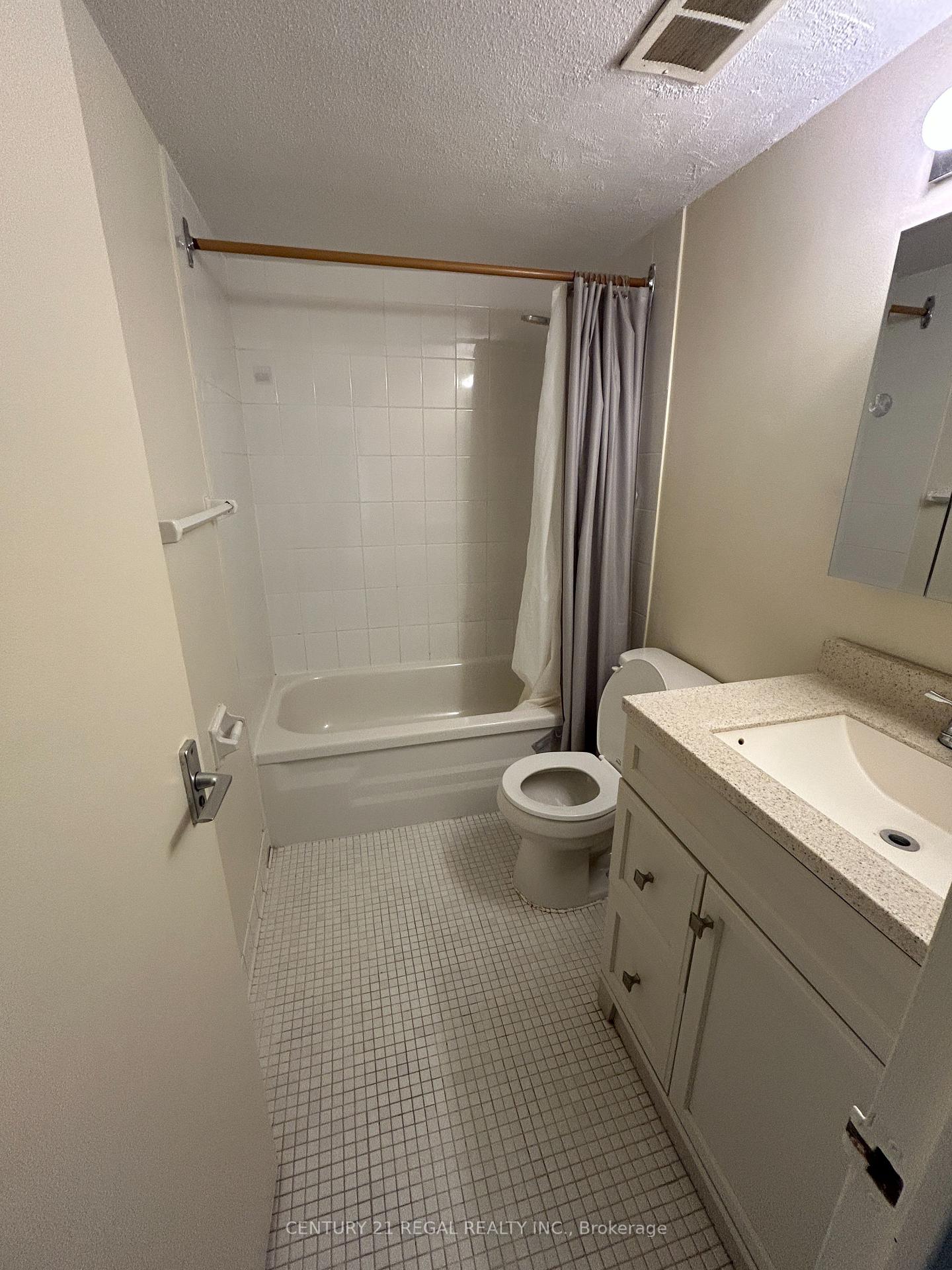 Photo 7 of Unit 2908, 5 Massey Square, Toronto, Crescent Town — HOMEH