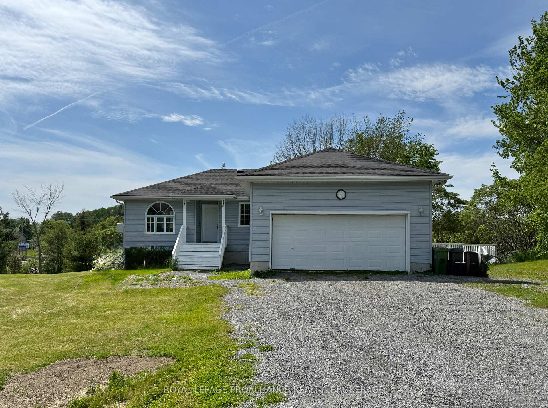 Photo 2 of 3081 Barnaby Court, Kingston, City North of 401 — HOMEH
