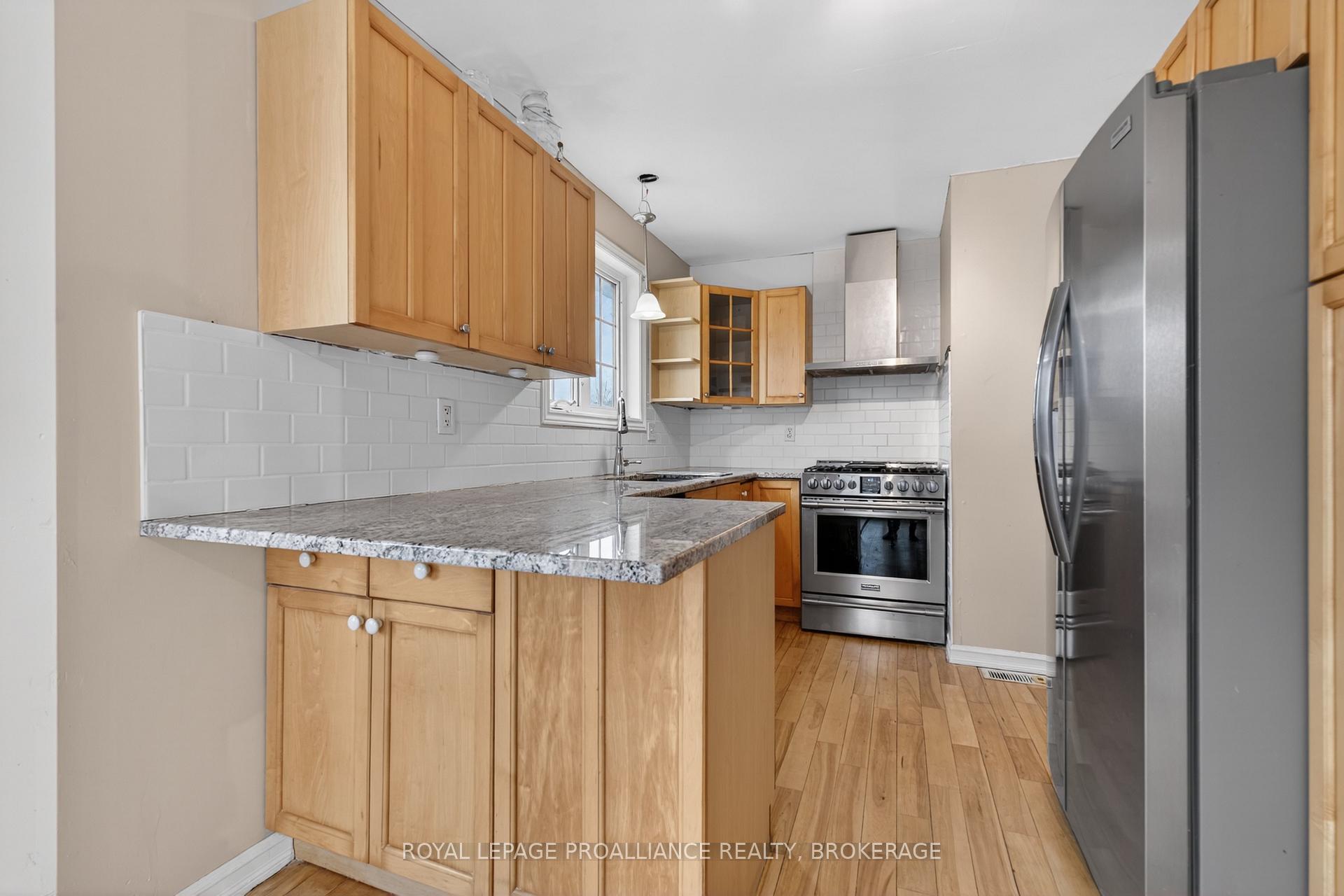 Photo 9 of 3081 Barnaby Court, Kingston, City North of 401 — HOMEH