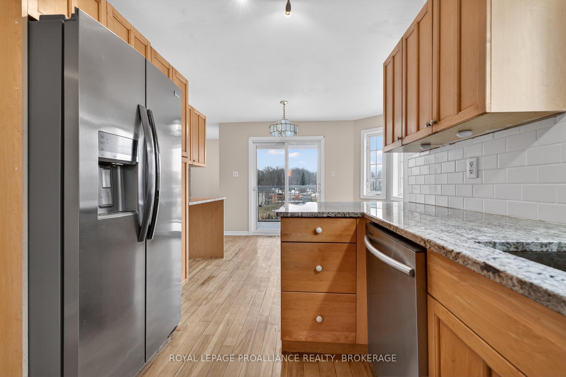 Photo 11 of 3081 Barnaby Court, Kingston, City North of 401 — HOMEH