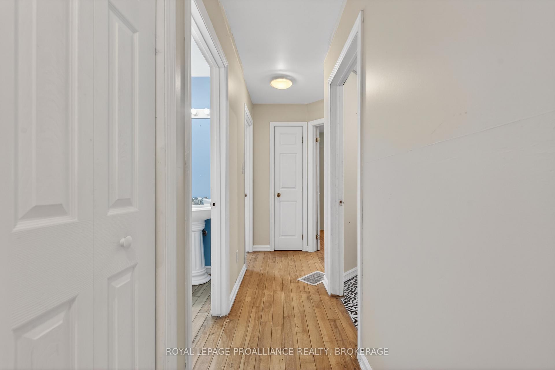 Photo 12 of 3081 Barnaby Court, Kingston, City North of 401 — HOMEH