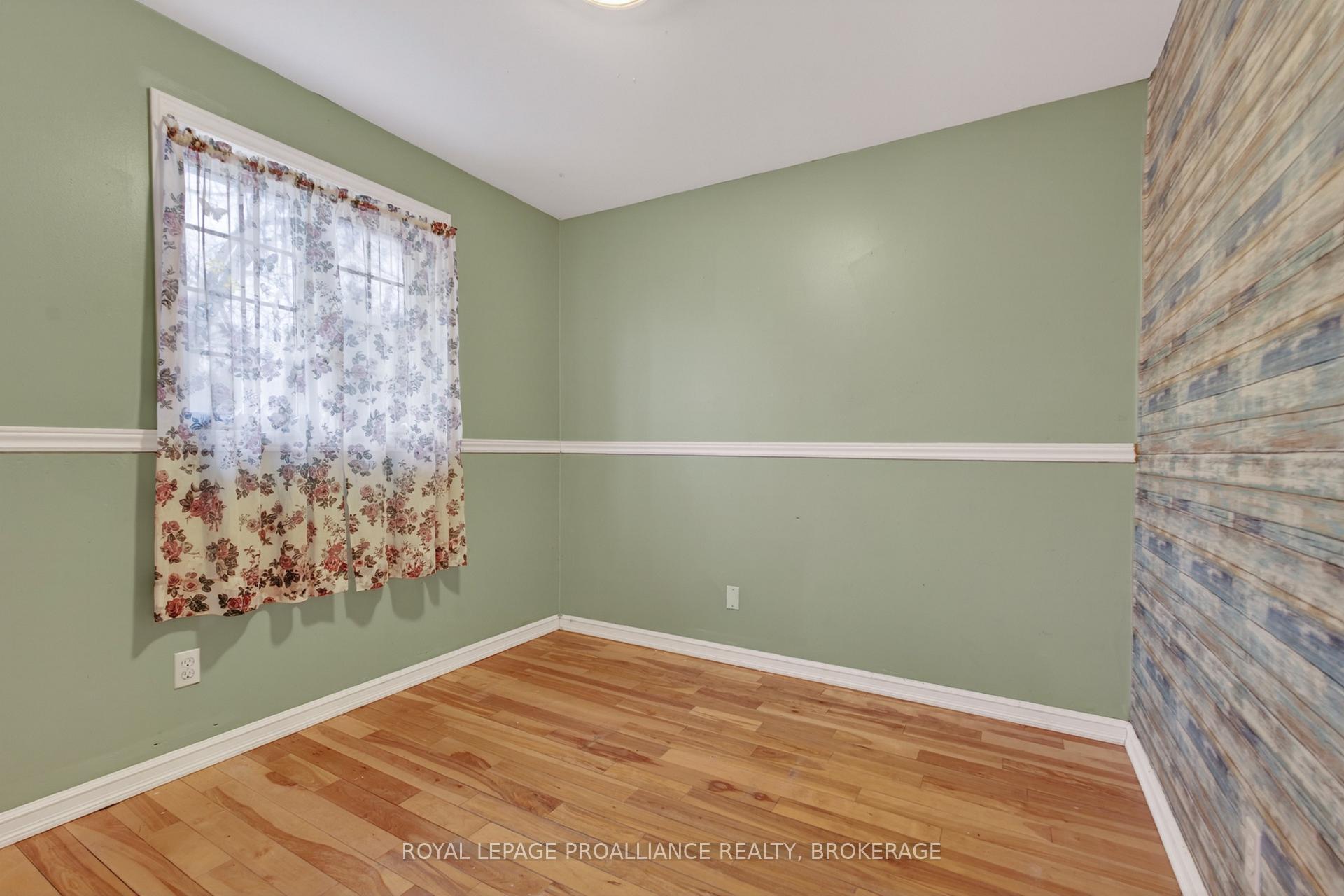 Photo 13 of 3081 Barnaby Court, Kingston, City North of 401 — HOMEH