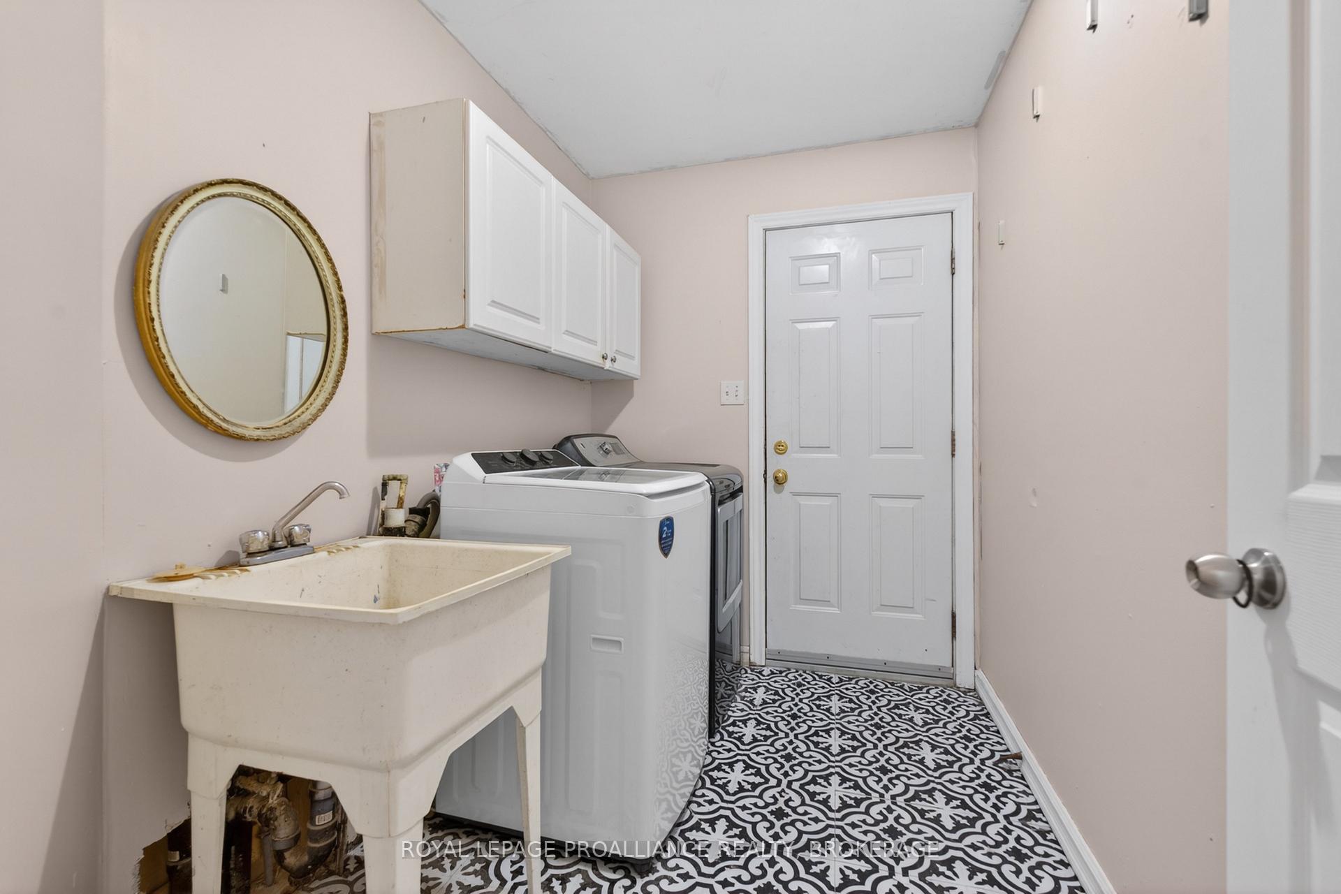 Photo 19 of 3081 Barnaby Court, Kingston, City North of 401 — HOMEH