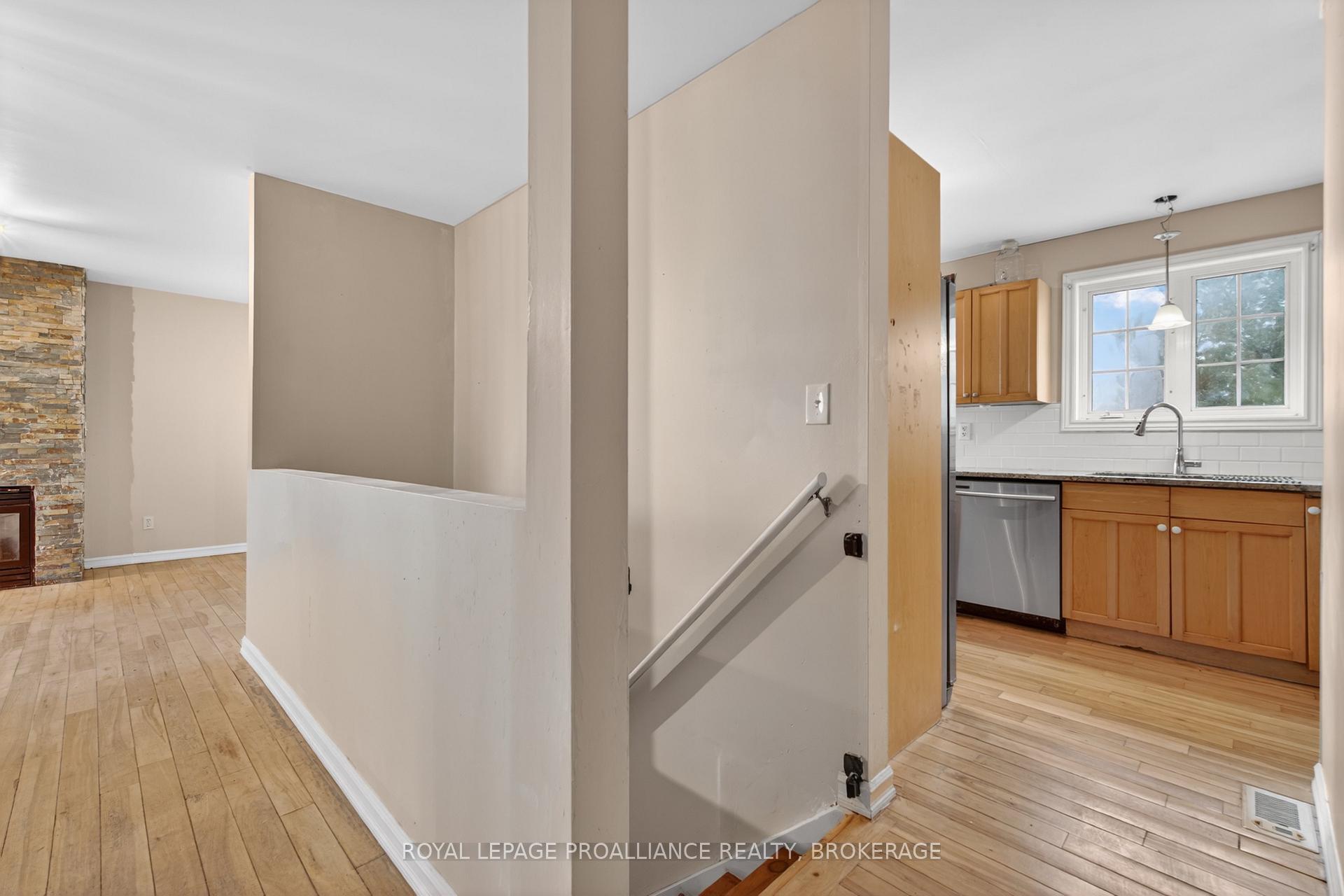 Photo 21 of 3081 Barnaby Court, Kingston, City North of 401 — HOMEH