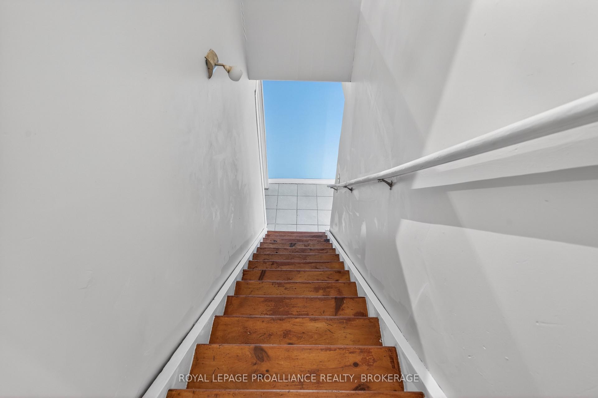 Photo 22 of 3081 Barnaby Court, Kingston, City North of 401 — HOMEH