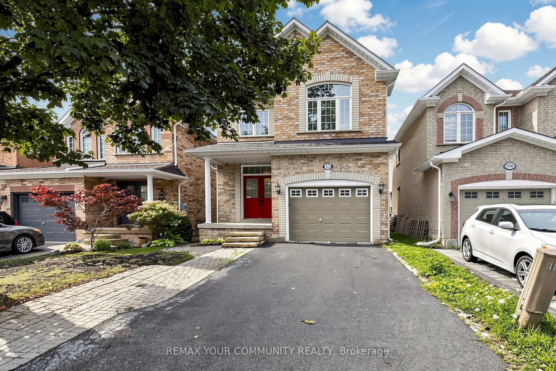 Photo 2 of Unit (Upper), 222 Kayla Crescent, Vaughan, Maple — HOMEH