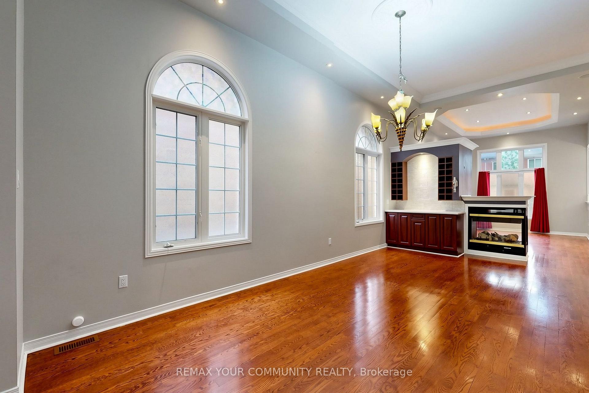 Photo 4 of Unit (Upper), 222 Kayla Crescent, Vaughan, Maple — HOMEH
