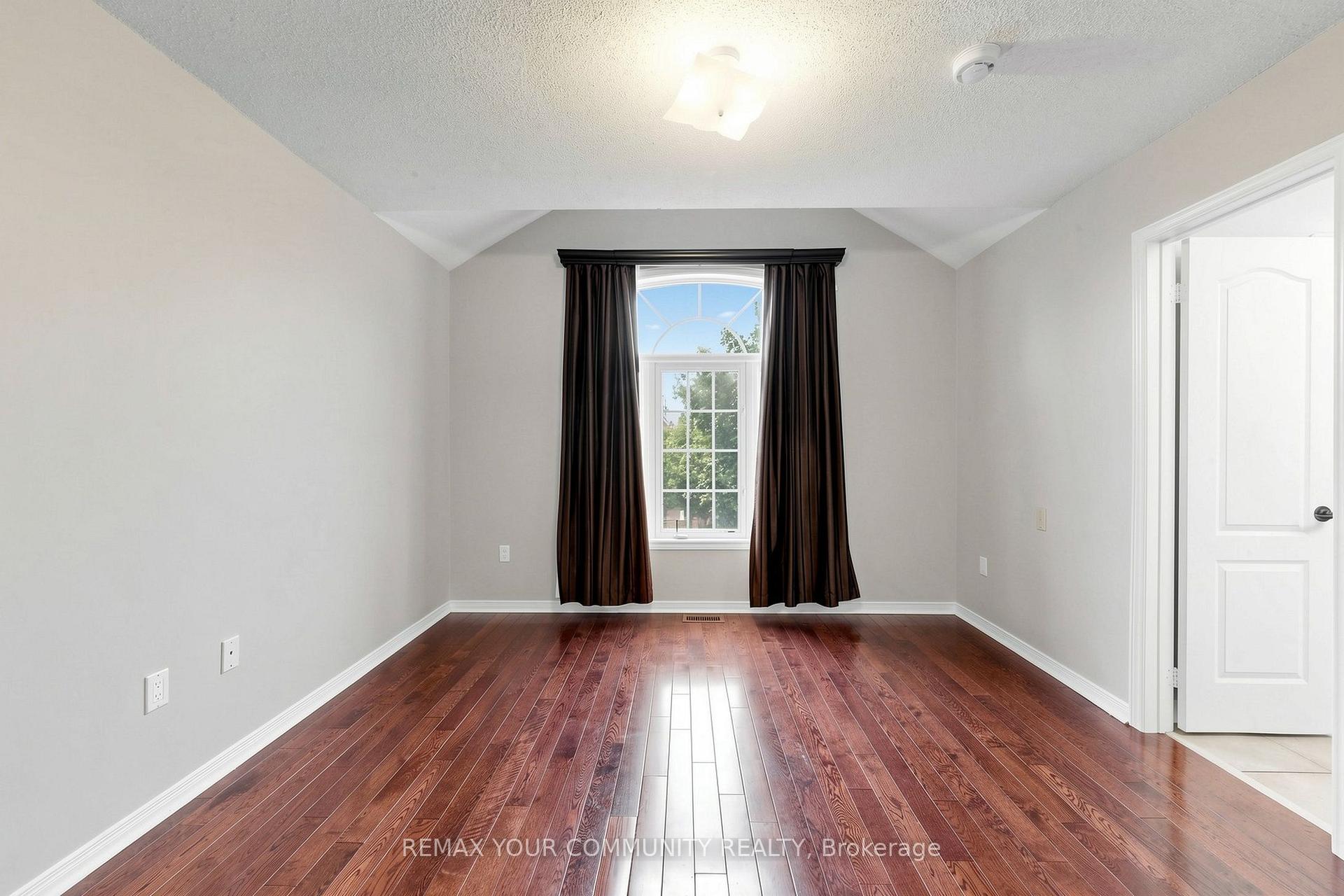 Photo 23 of Unit (Upper), 222 Kayla Crescent, Vaughan, Maple — HOMEH