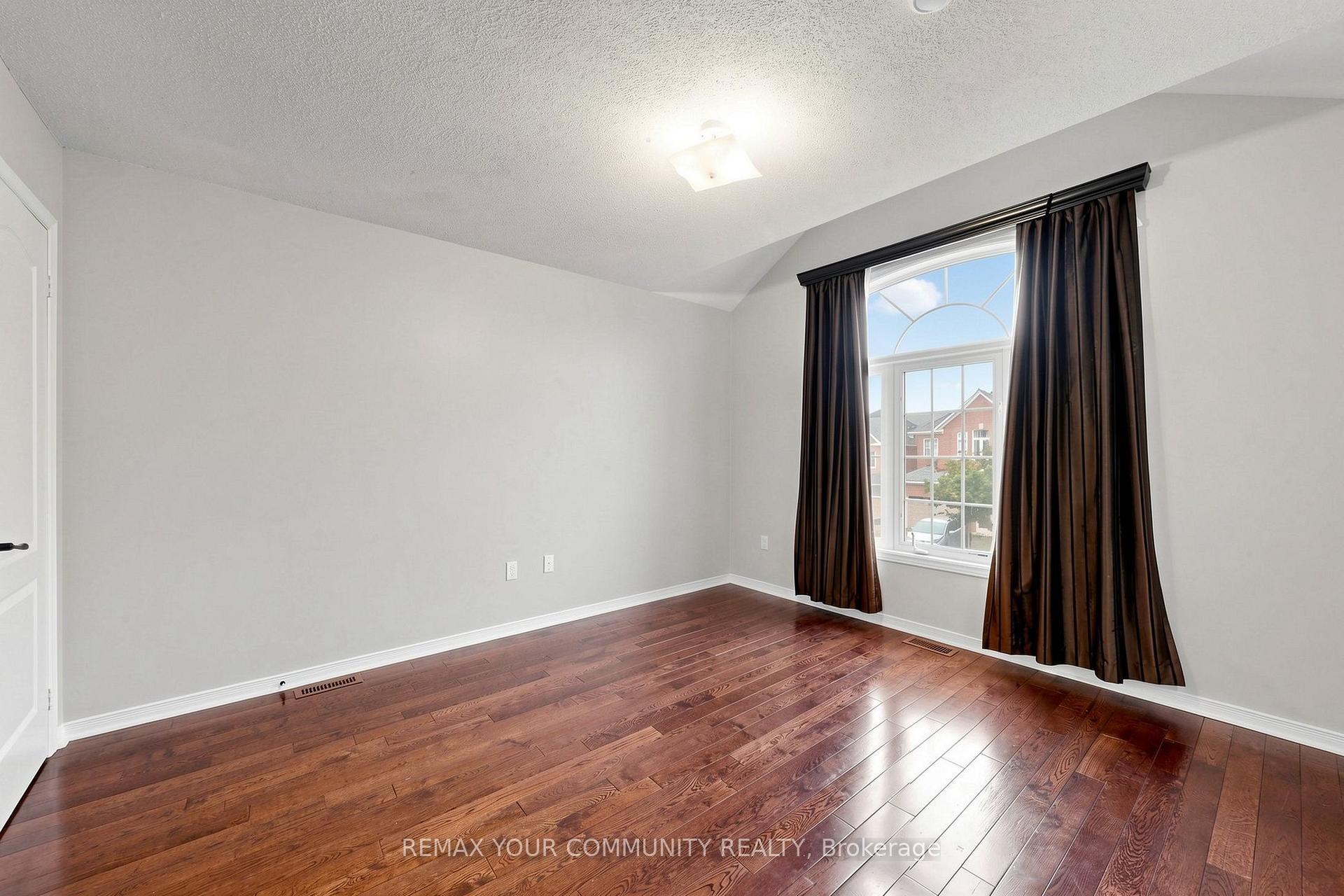 Photo 24 of Unit (Upper), 222 Kayla Crescent, Vaughan, Maple — HOMEH