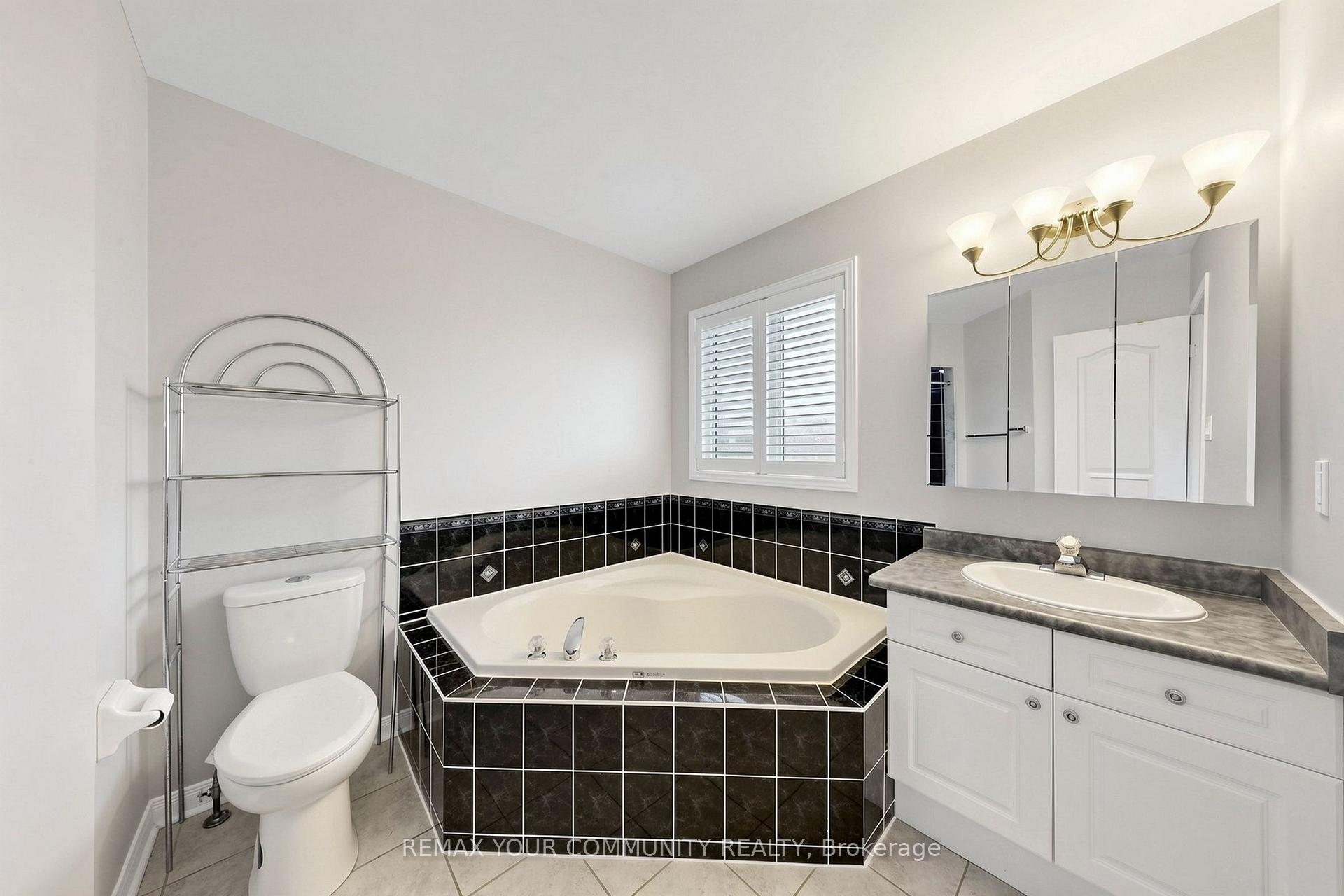 Photo 35 of Unit (Upper), 222 Kayla Crescent, Vaughan, Maple — HOMEH