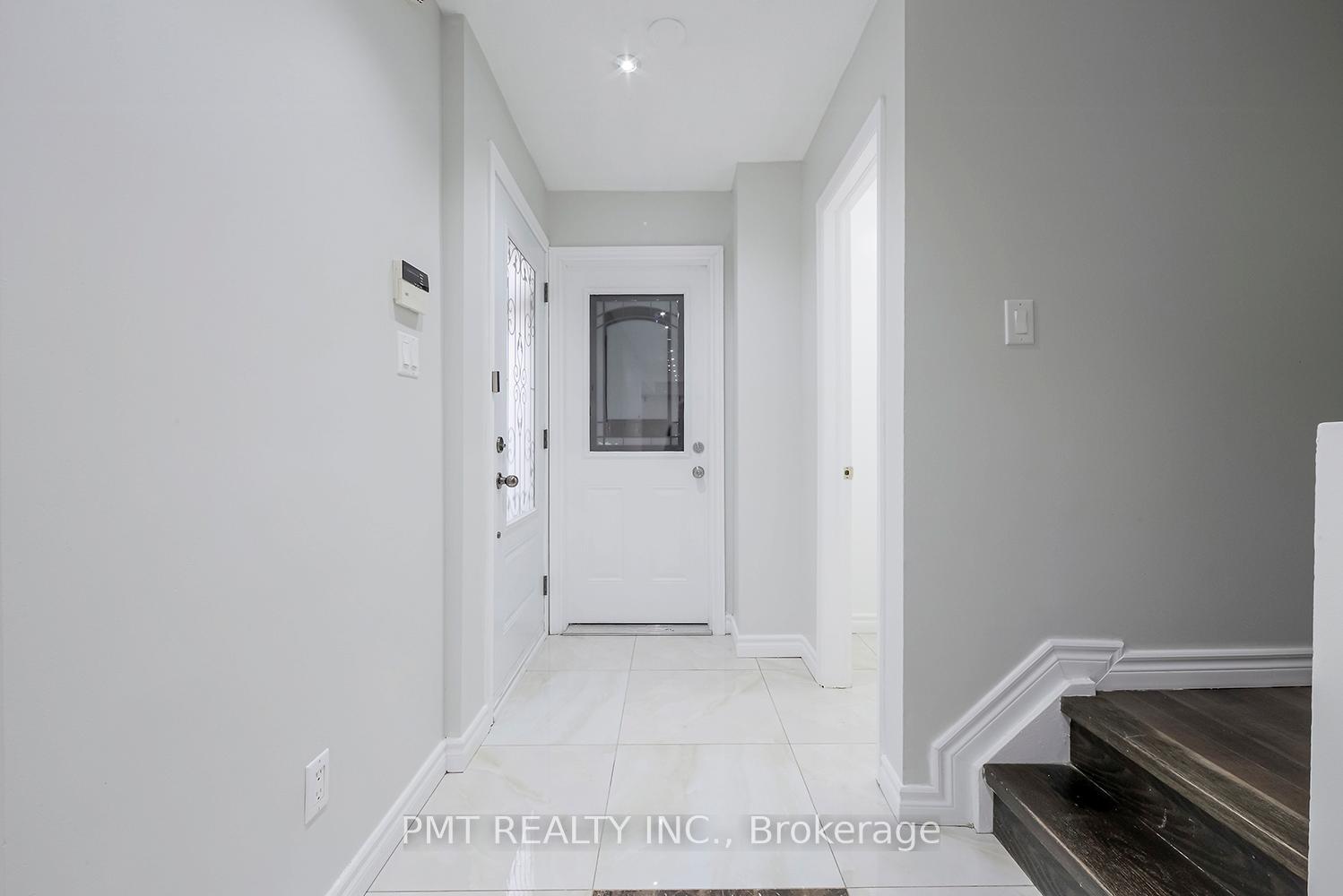 Photo 4 of 26 Granada Crescent, Scarborough, Rouge — HOMEH