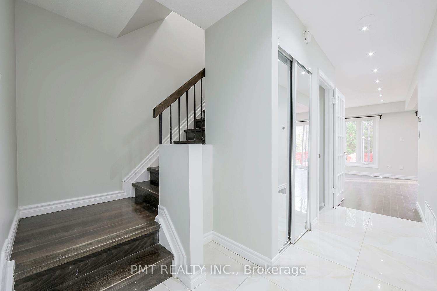 Photo 6 of 26 Granada Crescent, Scarborough, Rouge — HOMEH