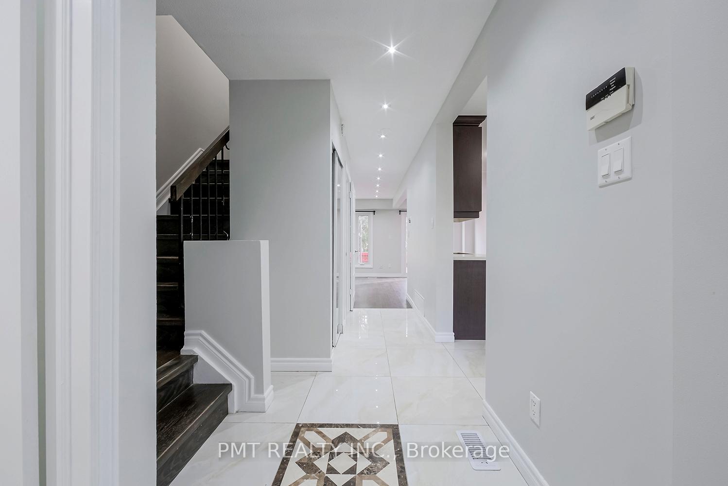 Photo 7 of 26 Granada Crescent, Scarborough, Rouge — HOMEH