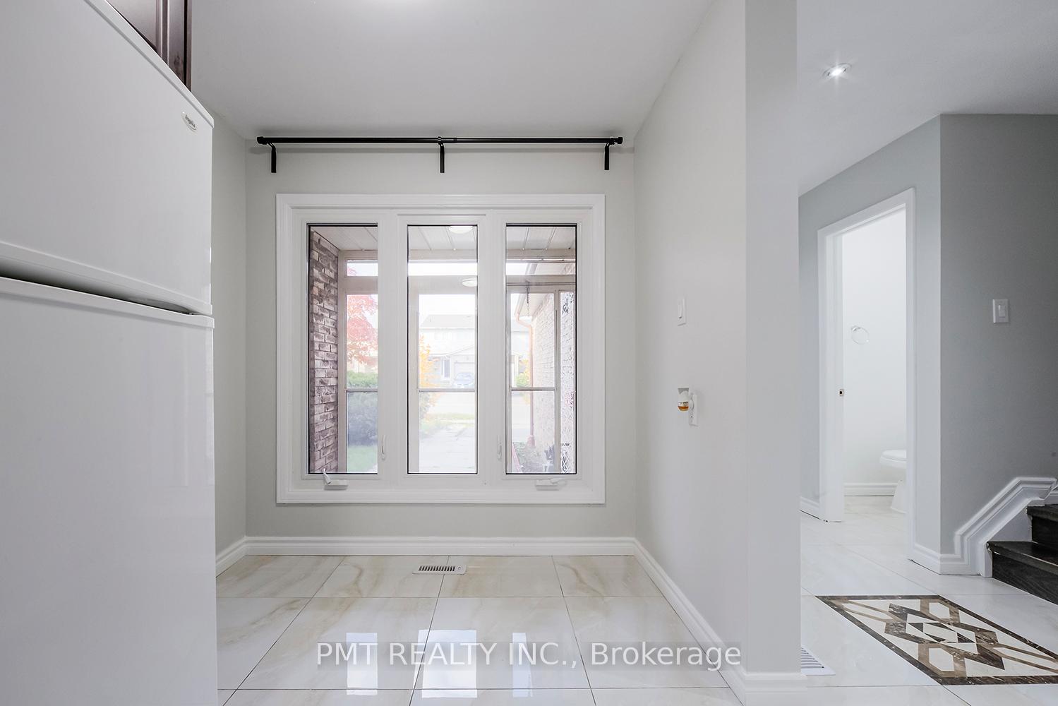 Photo 8 of 26 Granada Crescent, Scarborough, Rouge — HOMEH