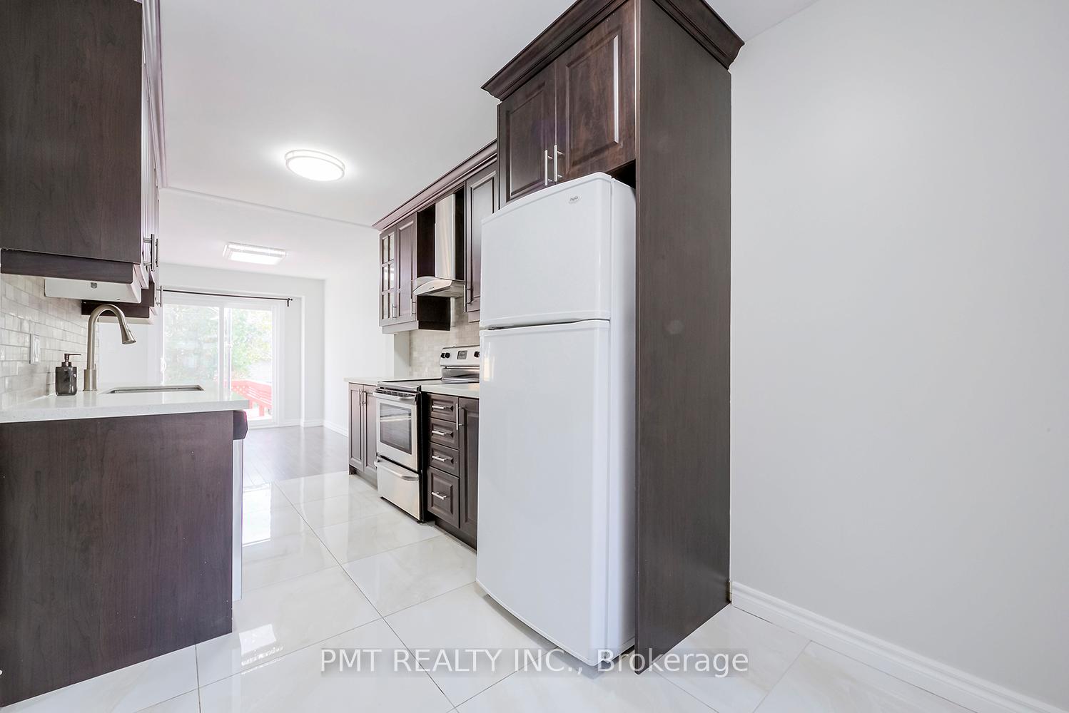 Photo 10 of 26 Granada Crescent, Scarborough, Rouge — HOMEH