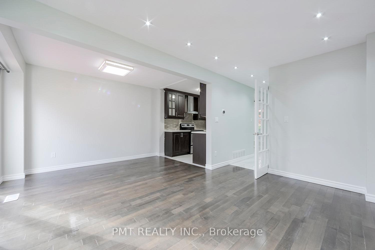 Photo 15 of 26 Granada Crescent, Scarborough, Rouge — HOMEH