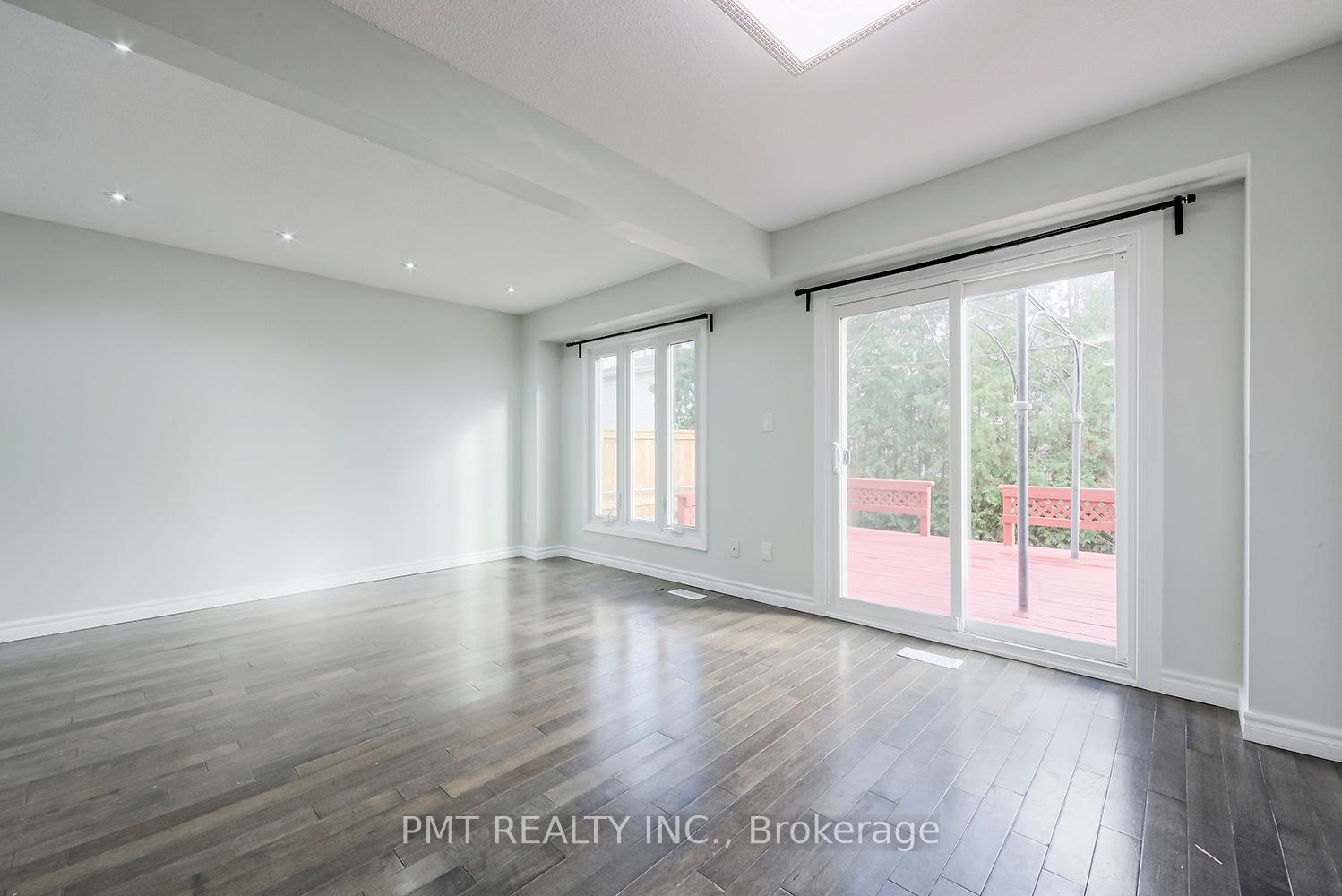 Photo 17 of 26 Granada Crescent, Scarborough, Rouge — HOMEH
