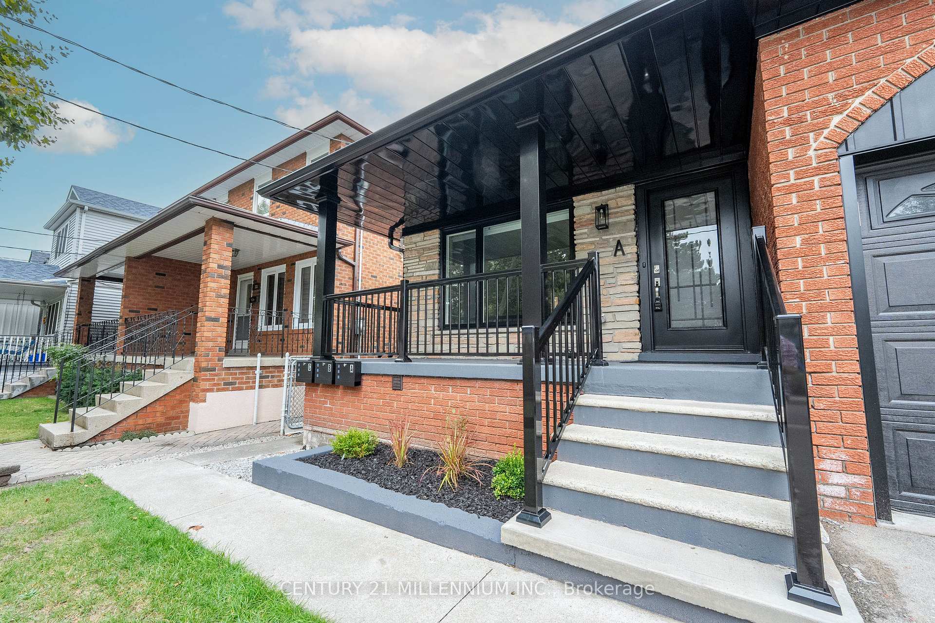 Photo 2 of Unit A, 31 Mariposa Avenue, Toronto, Rockcliffe-Smythe — HOMEH