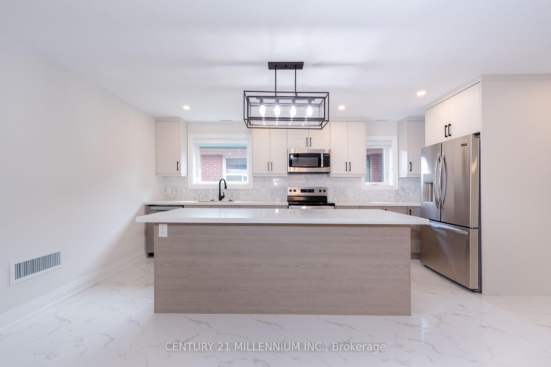 Photo 5 of Unit A, 31 Mariposa Avenue, Toronto, Rockcliffe-Smythe — HOMEH