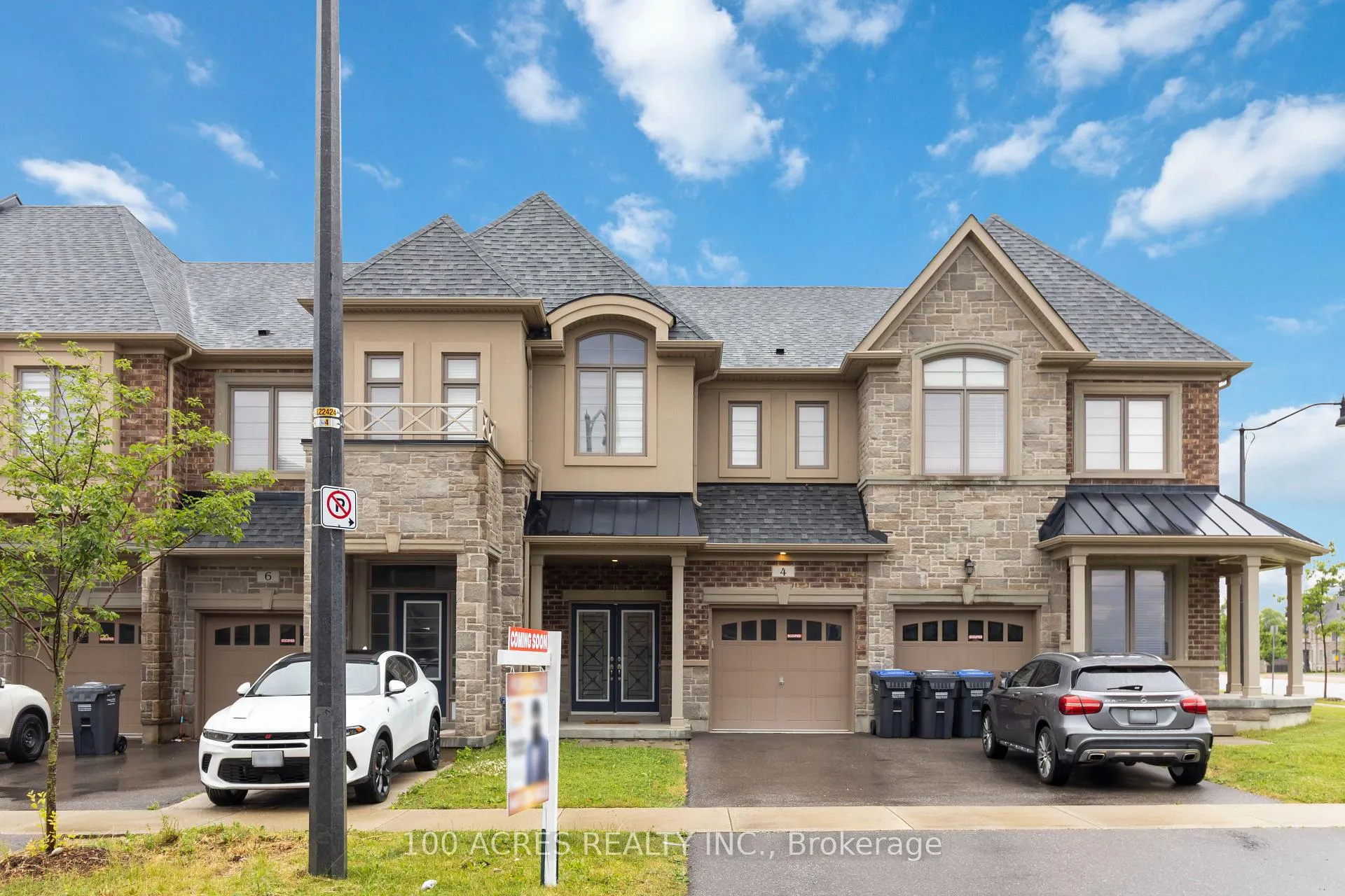 Photo 3 of 4 Dalbeattie Drive, Brampton, Bram West — HOMEH