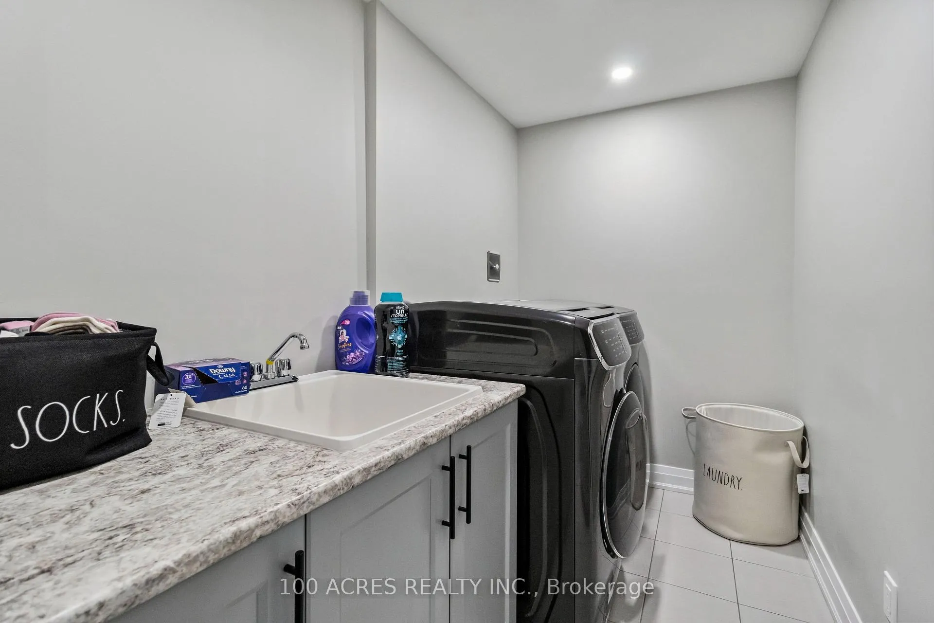 Photo 18 of 4 Dalbeattie Drive, Brampton, Bram West — HOMEH