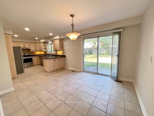 Photo 13 of 743 Fieldstone Road, Mississauga, Erindale — HOMEH