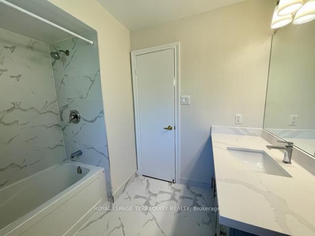 Photo 39 of 743 Fieldstone Road, Mississauga, Erindale — HOMEH