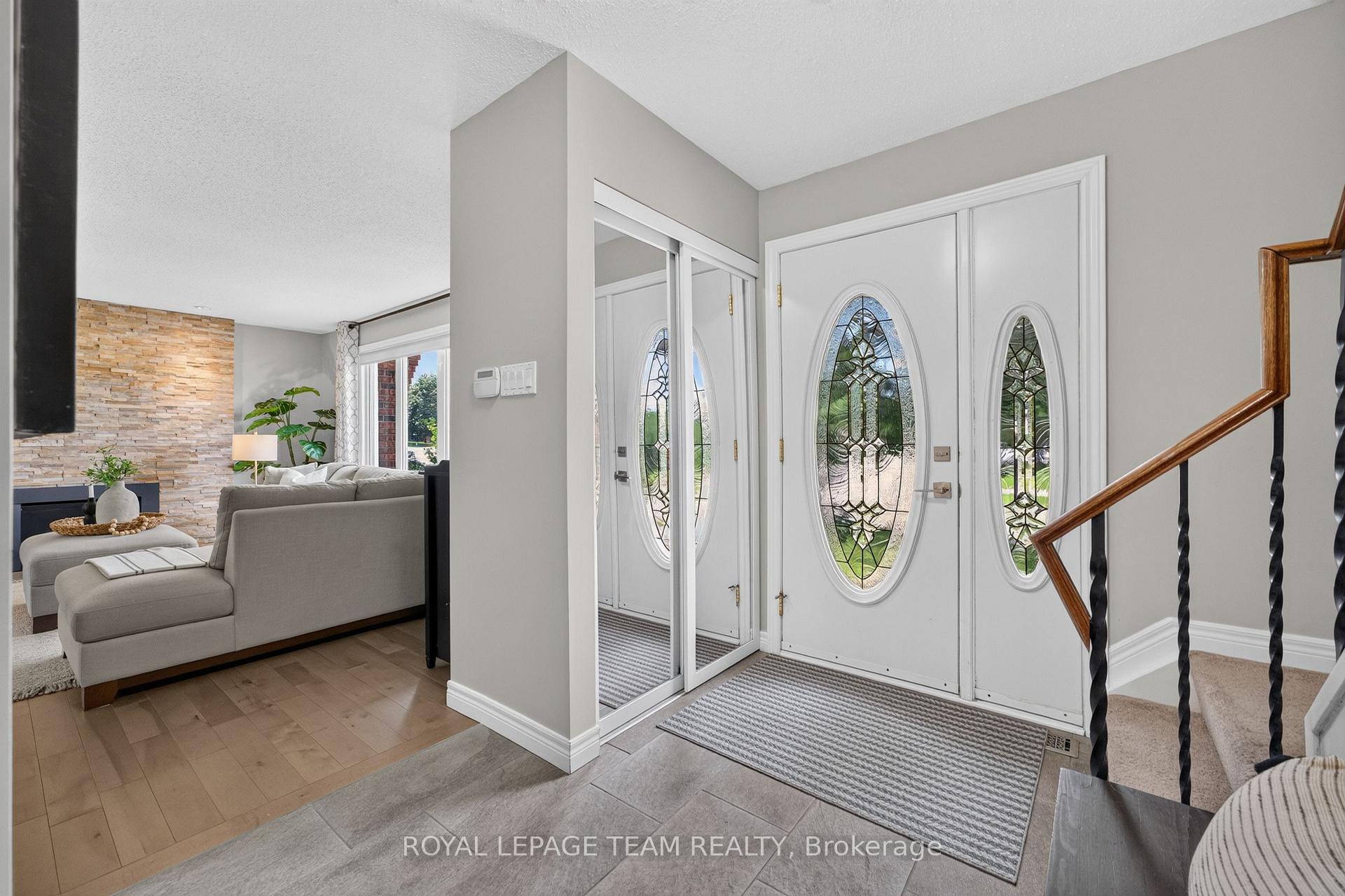 Photo 3 of 71 Chimo Drive, Ottawa, Kanata - Katimavik — HOMEH