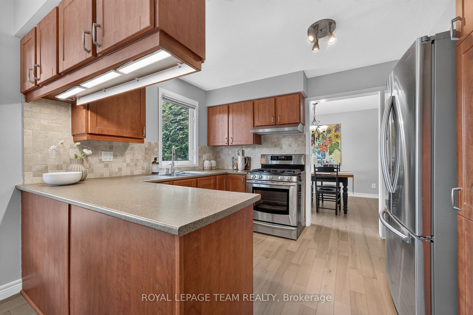 Photo 11 of 71 Chimo Drive, Ottawa, Kanata - Katimavik — HOMEH