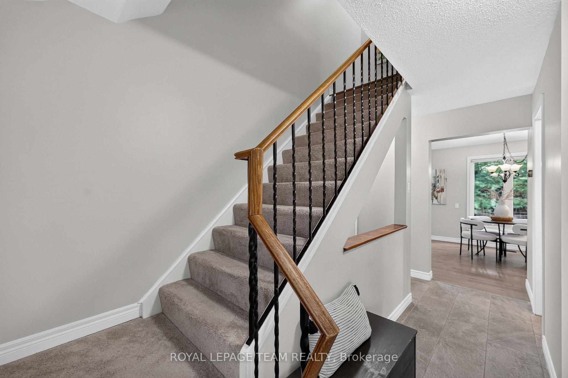 Photo 23 of 71 Chimo Drive, Ottawa, Kanata - Katimavik — HOMEH