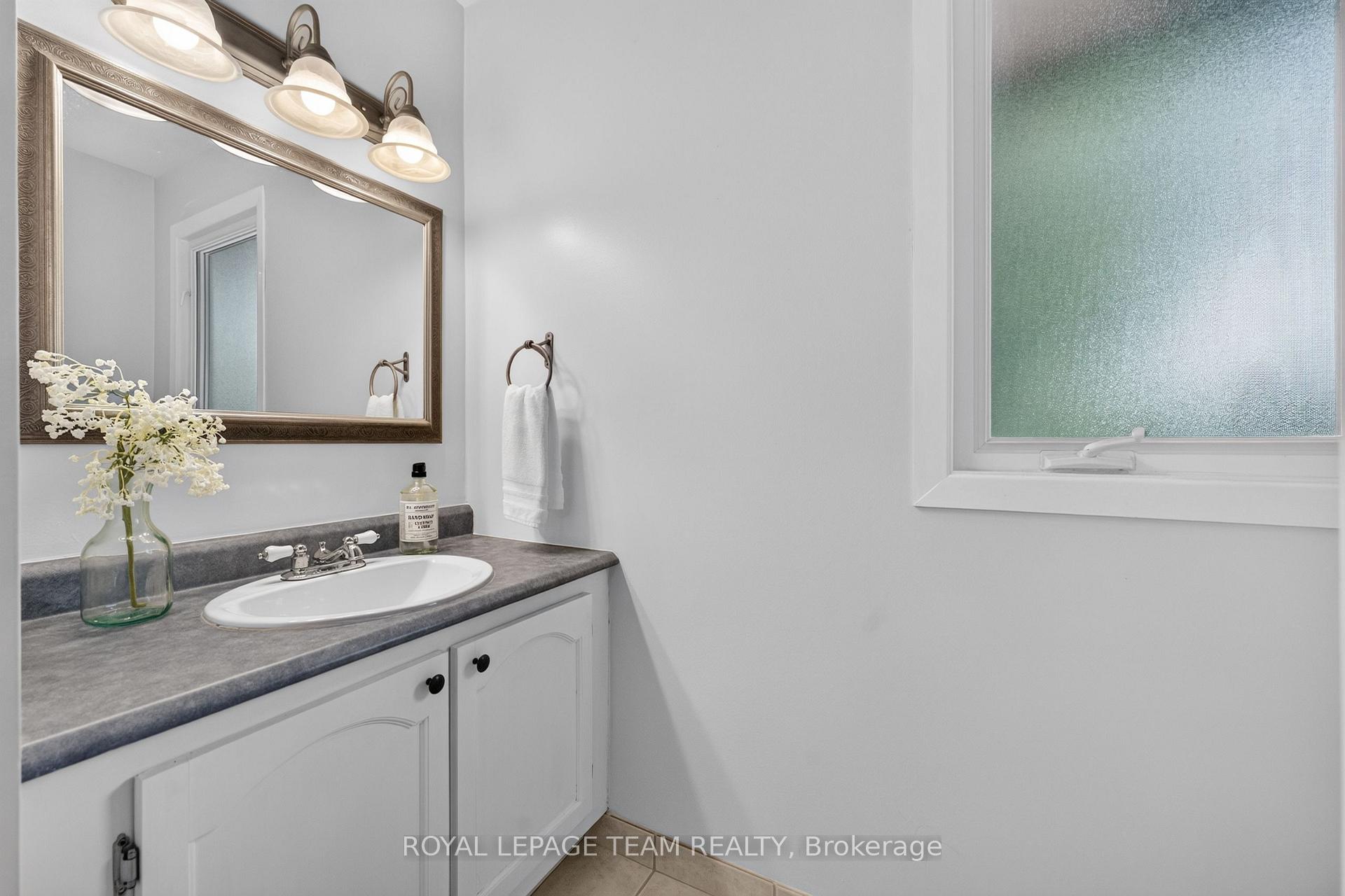 Photo 35 of 71 Chimo Drive, Ottawa, Kanata - Katimavik — HOMEH