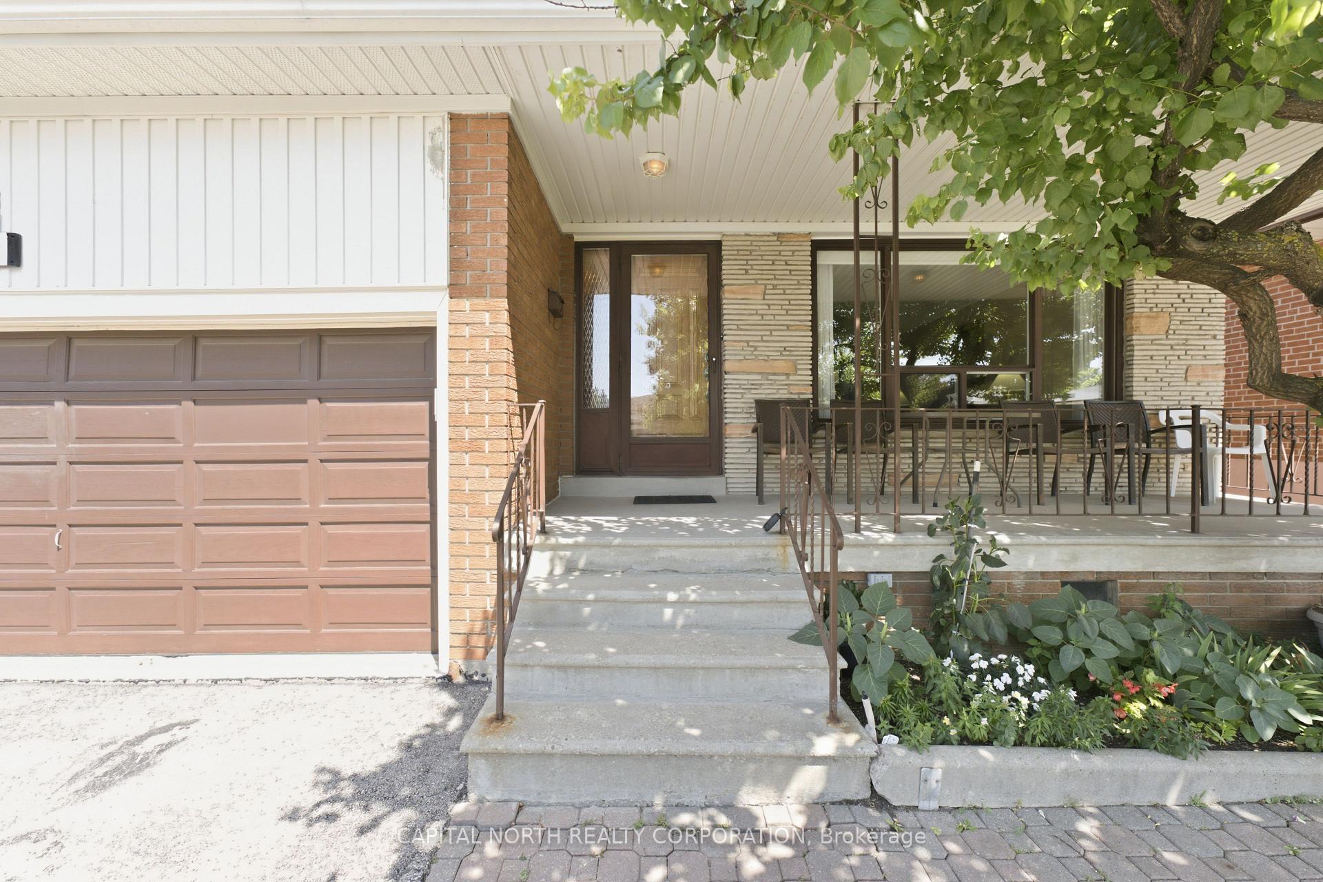 Photo 3 of 21 Maryhill Drive, Etobicoke, Mount Olive-Silverstone-Jamestown — HOMEH