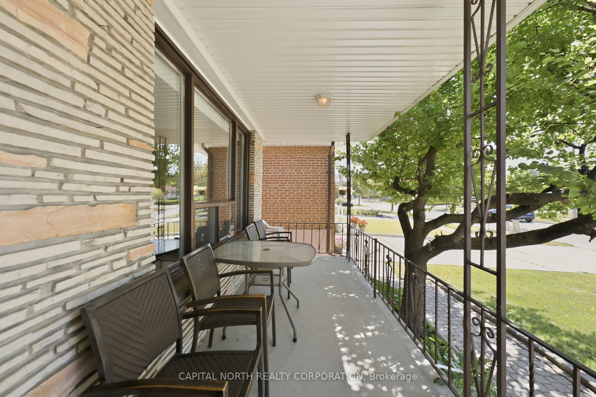Photo 4 of 21 Maryhill Drive, Etobicoke, Mount Olive-Silverstone-Jamestown — HOMEH