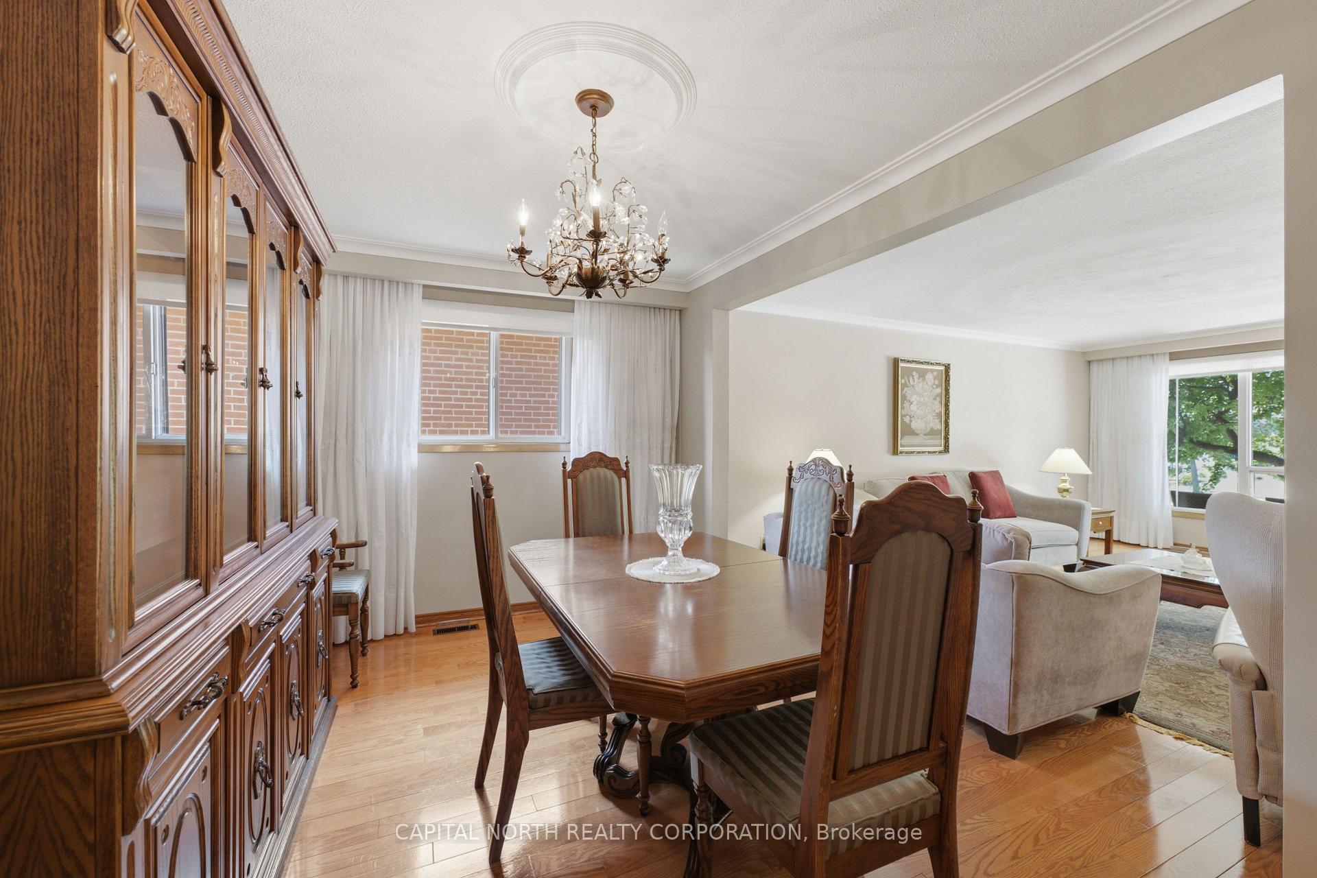 Photo 10 of 21 Maryhill Drive, Etobicoke, Mount Olive-Silverstone-Jamestown — HOMEH