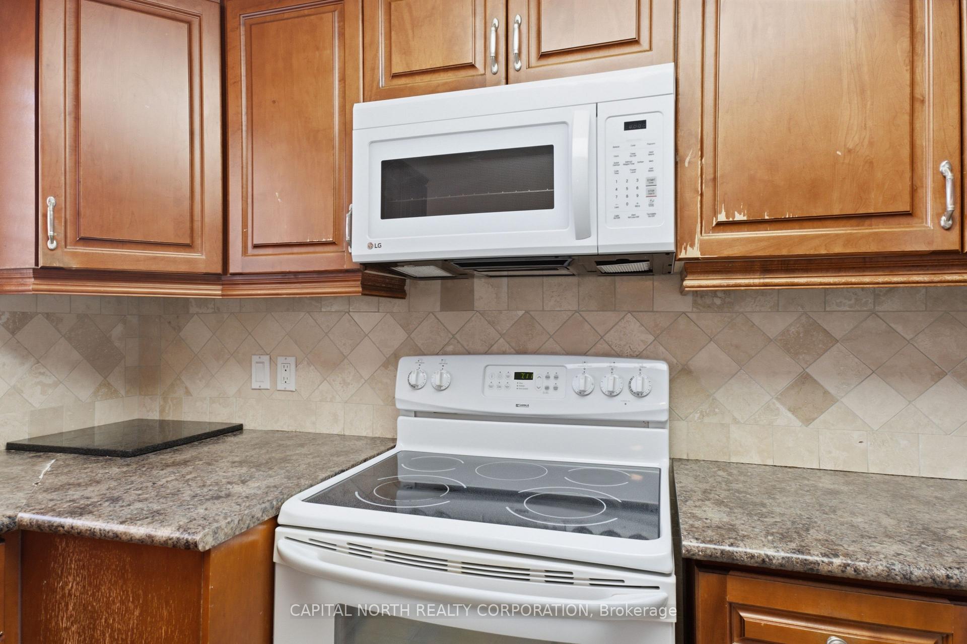 Photo 17 of 21 Maryhill Drive, Etobicoke, Mount Olive-Silverstone-Jamestown — HOMEH