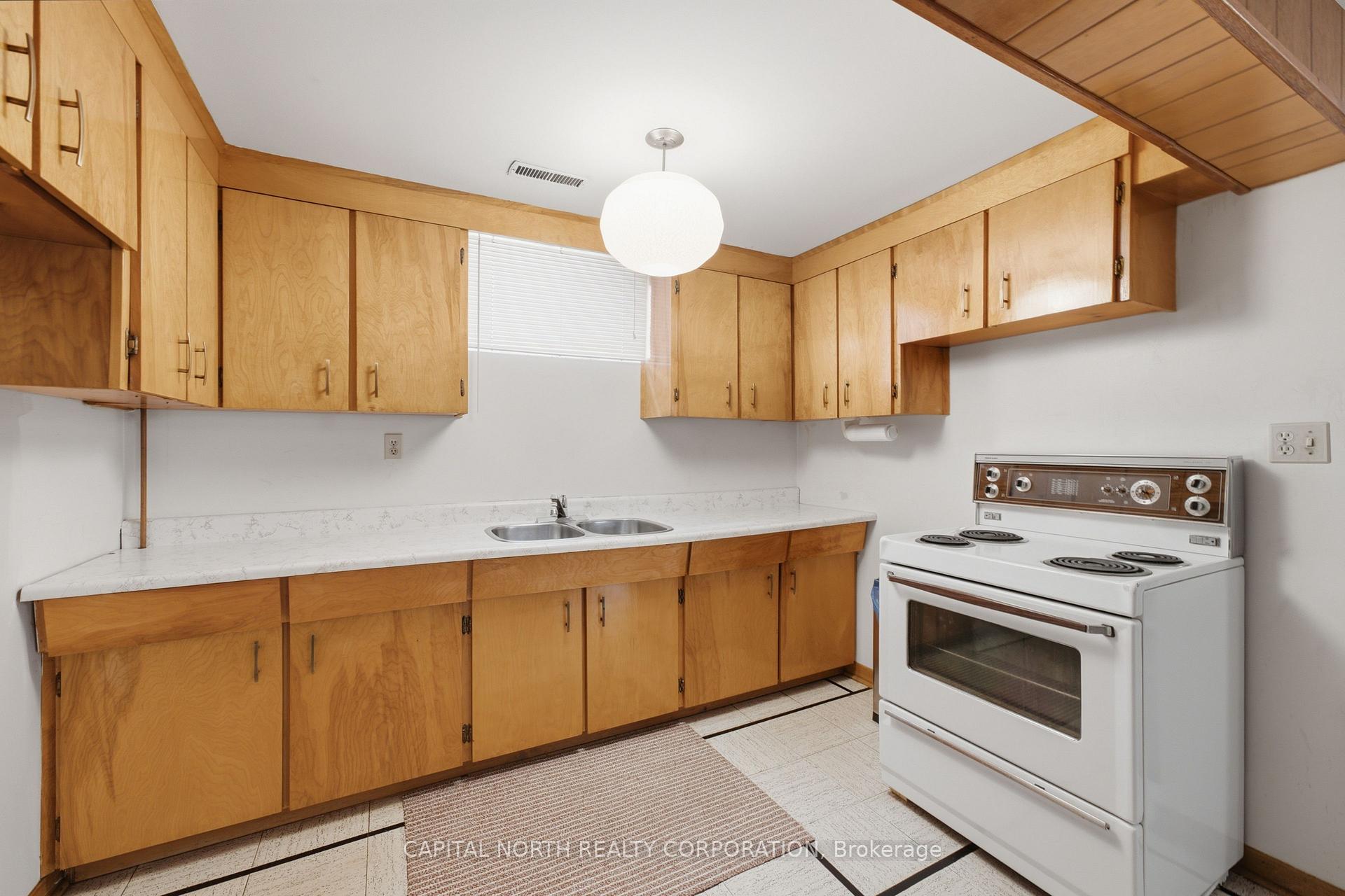 Photo 29 of 21 Maryhill Drive, Etobicoke, Mount Olive-Silverstone-Jamestown — HOMEH