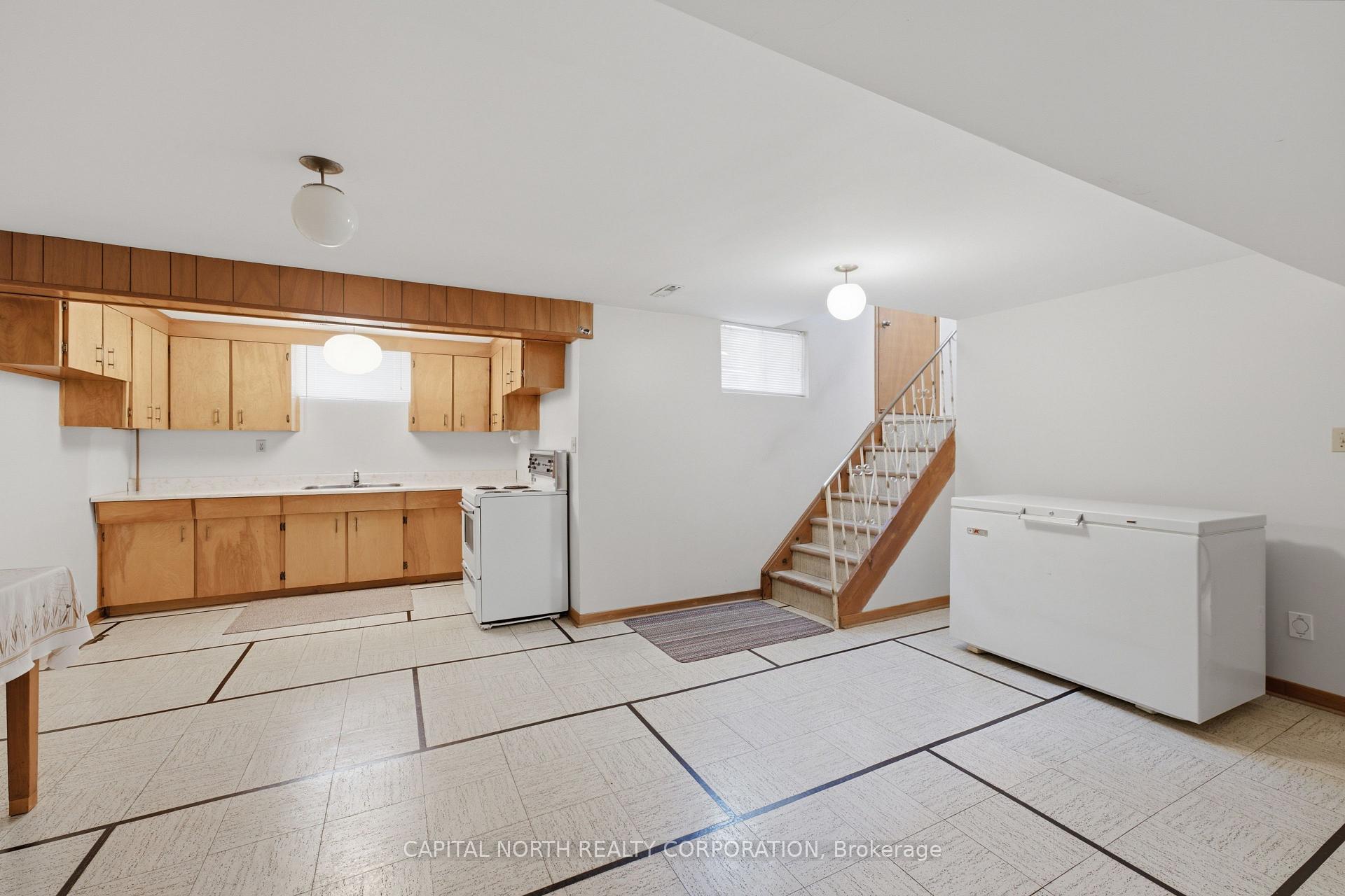 Photo 31 of 21 Maryhill Drive, Etobicoke, Mount Olive-Silverstone-Jamestown — HOMEH